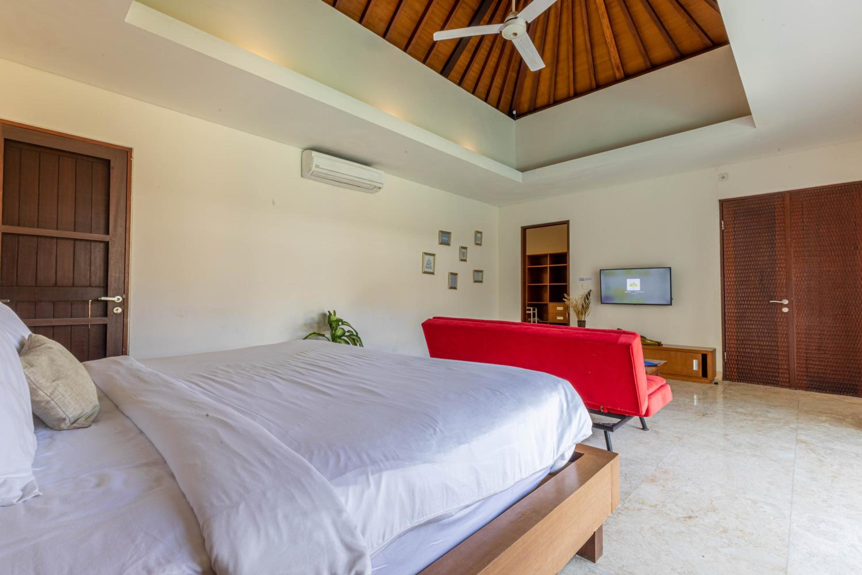 Villa with Garden View - Photo 26