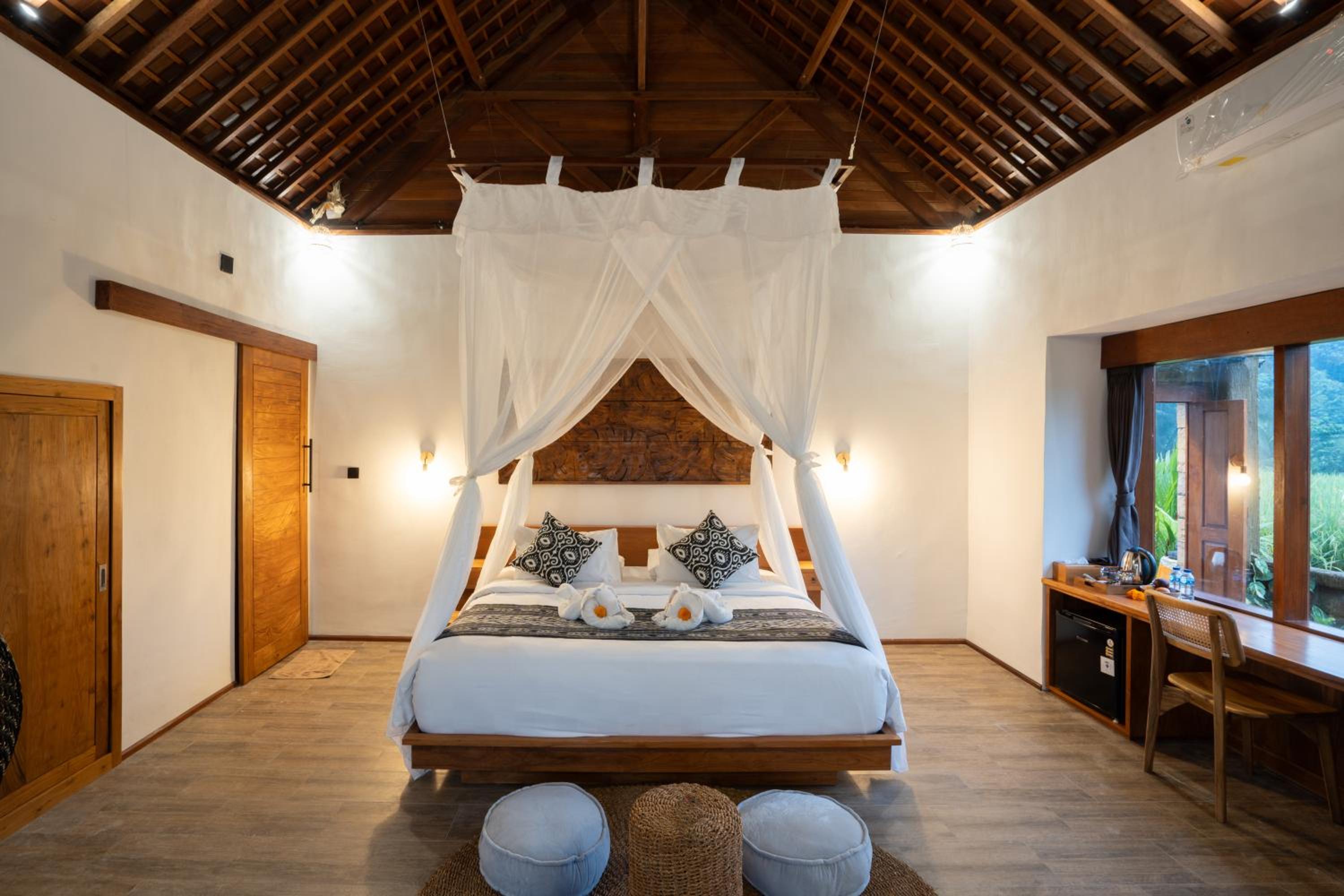 One-Bedroom Villa with Private Pool and Rice Field View photo 1