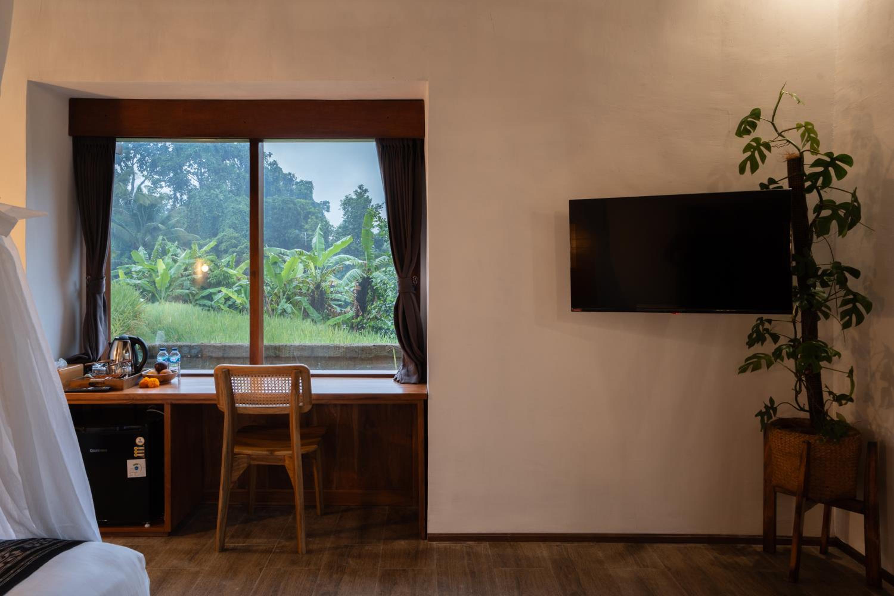 One-Bedroom Villa with Private Pool and Rice Field View photo 2