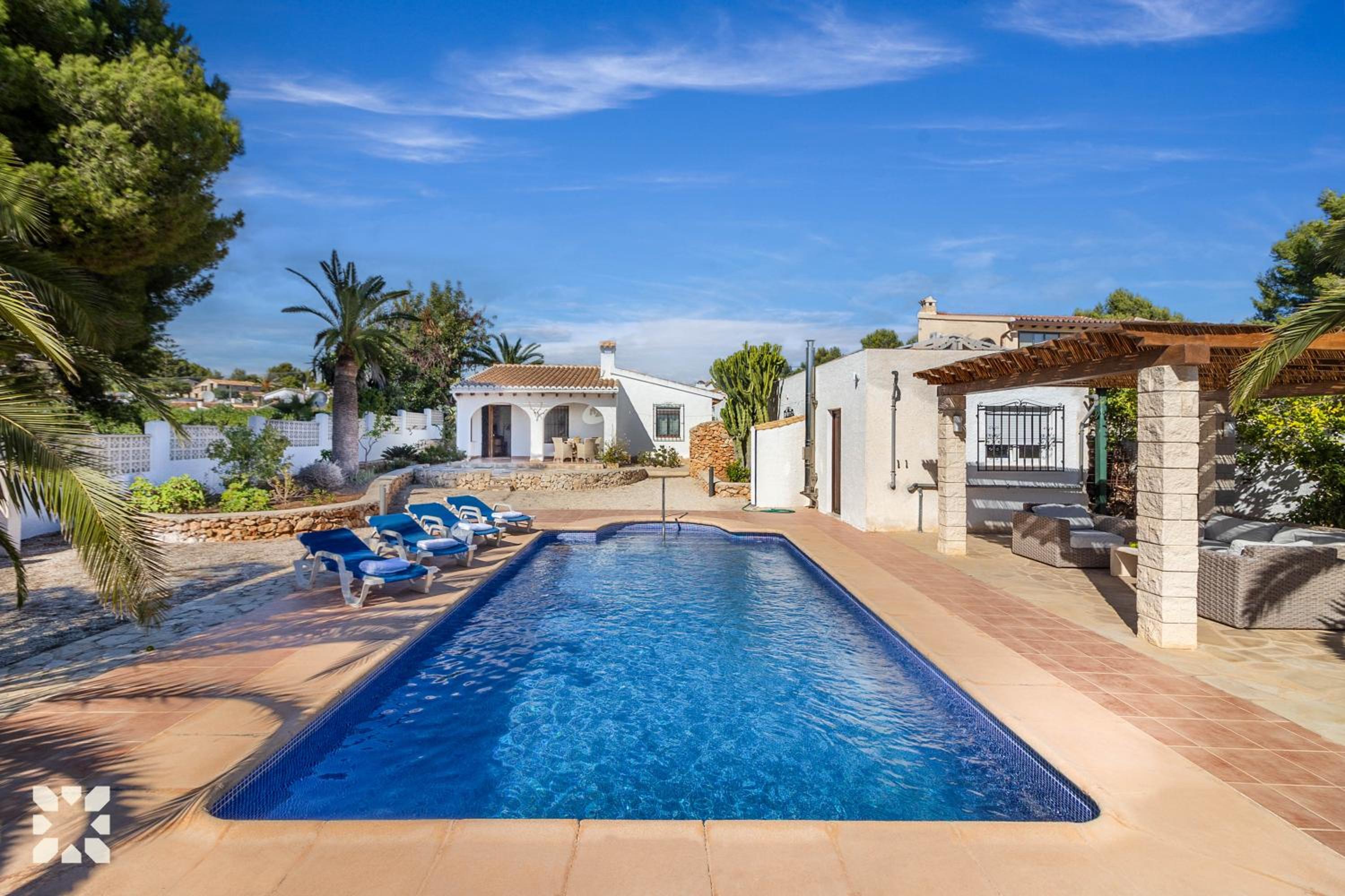 Villa photo 3