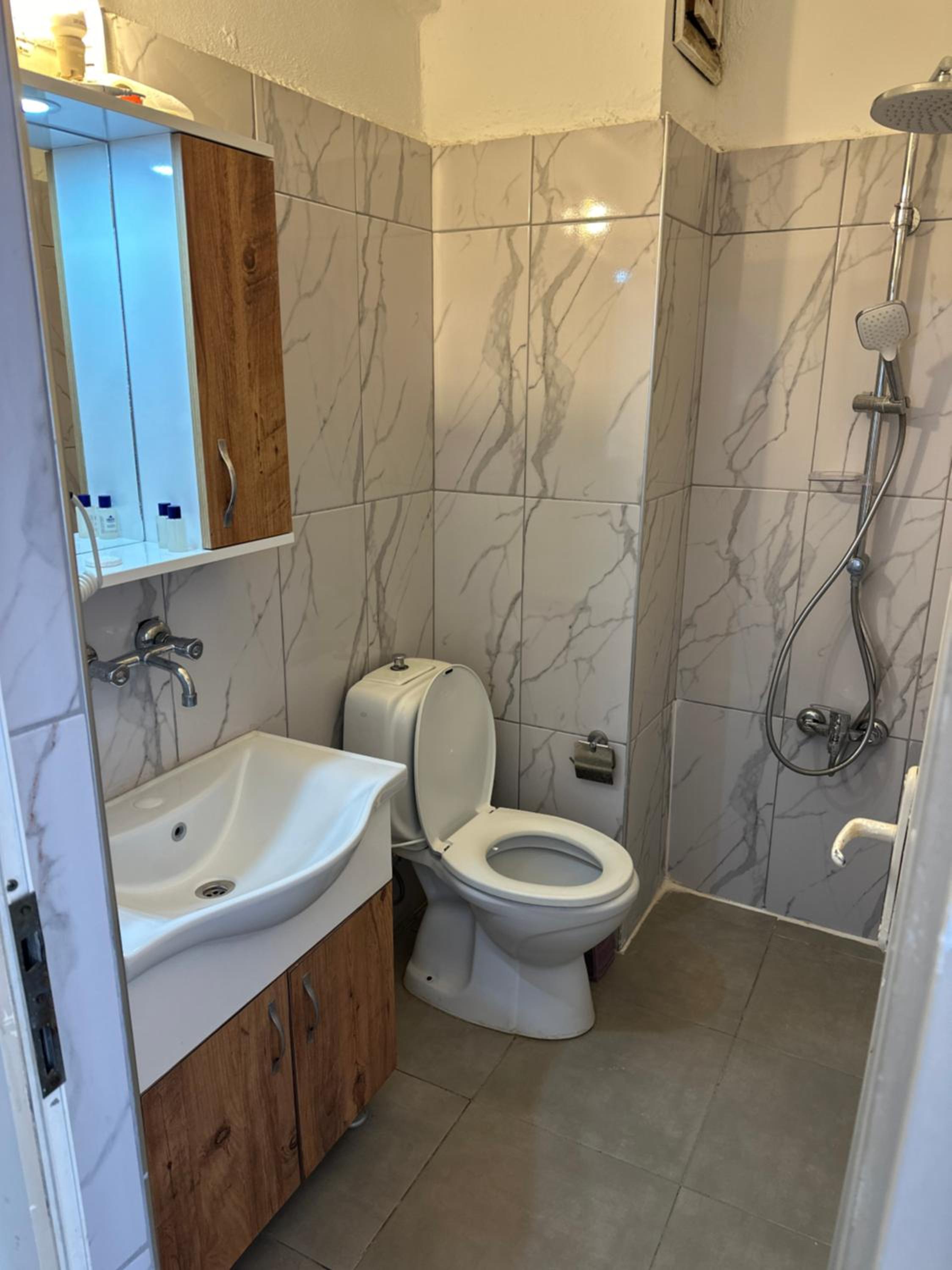 Standard Triple Room - Photo 5