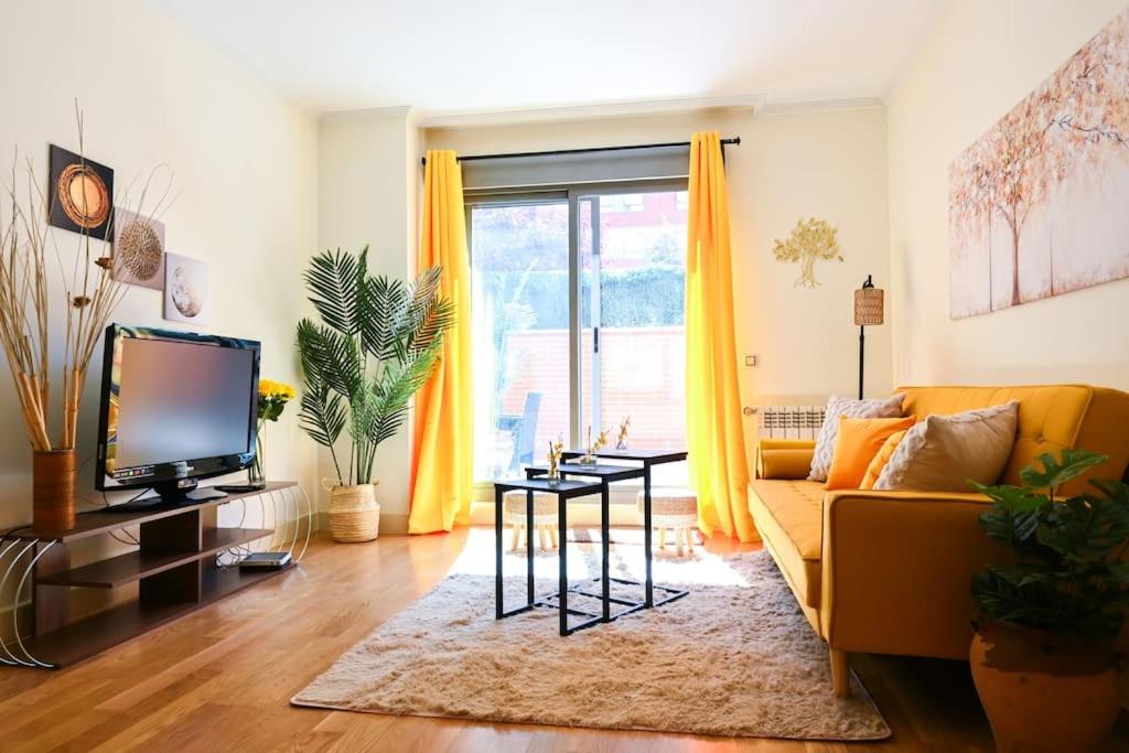 Apartamento de Dos Habitaciones con Terraza