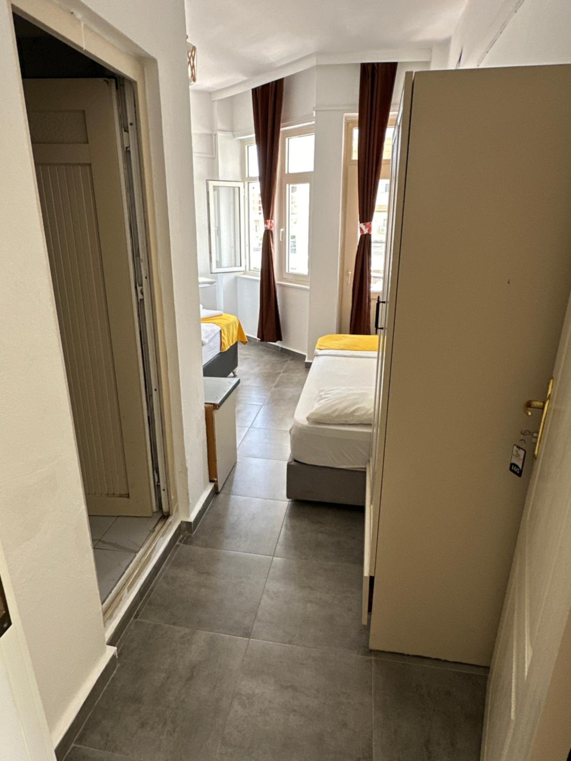 Standard Triple Room - Photo 4