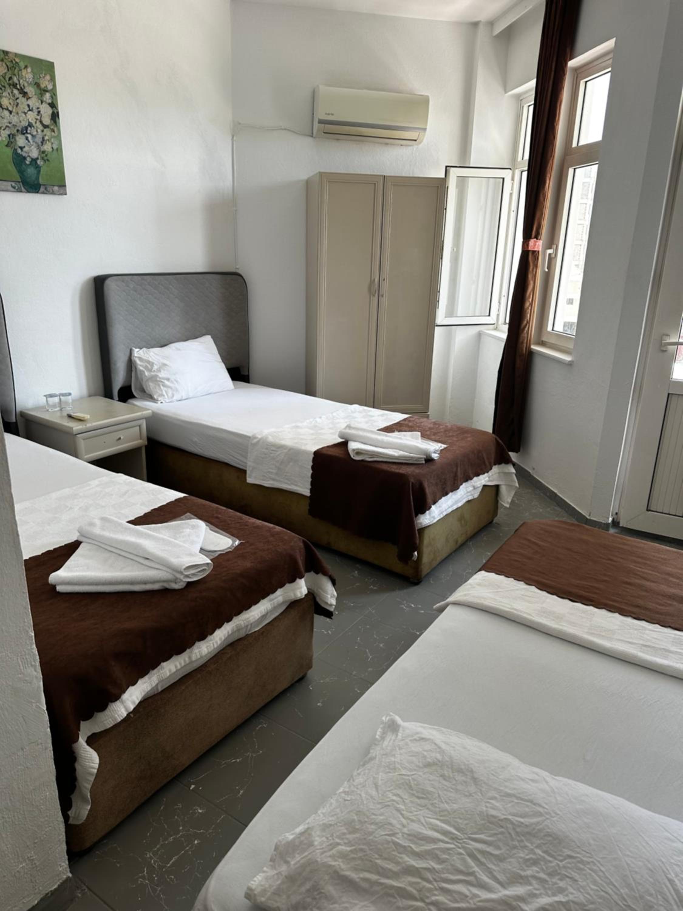 Standard Triple Room - Photo 3