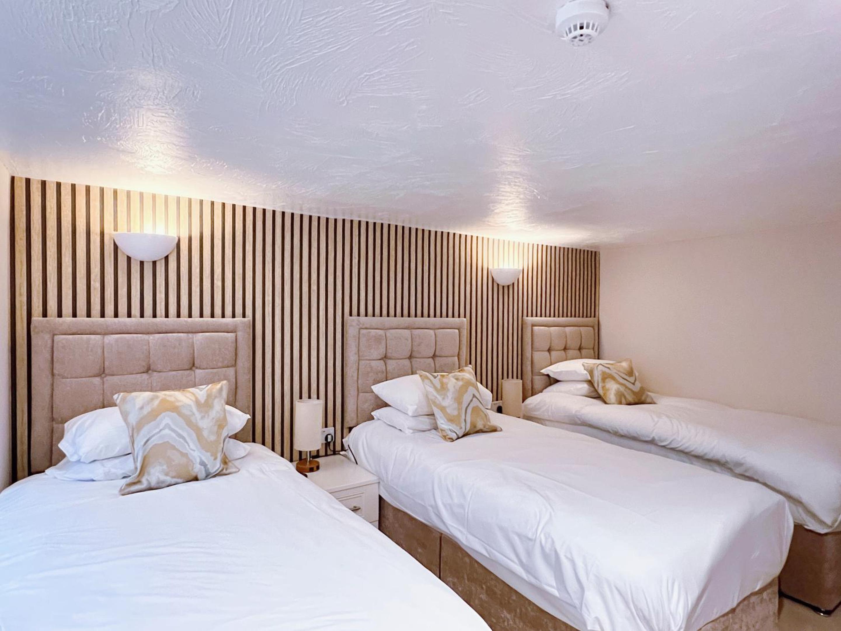 Budget Triple Room - Photo 6