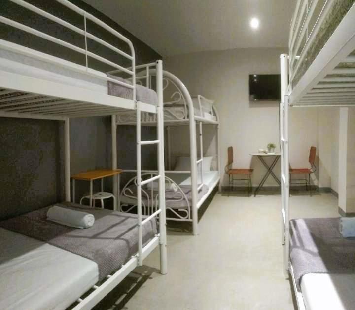 Mixed Dormitory Room photo 3