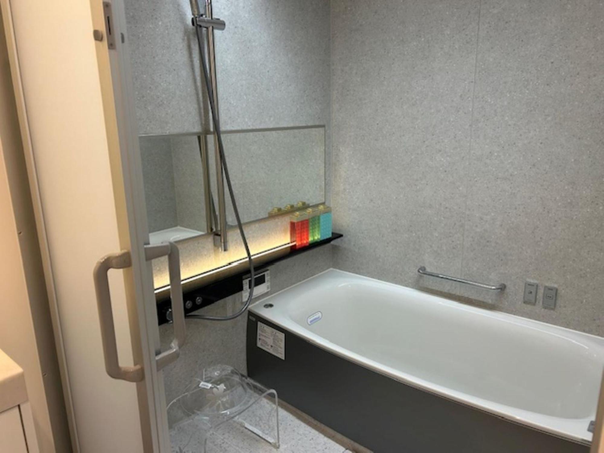 Twin Room with Private Bathroom - Photo 13