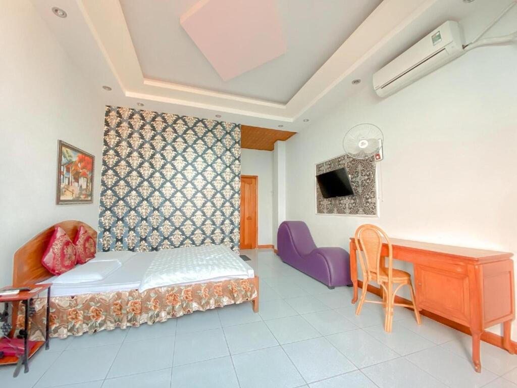 Standard Queen Room photo 2