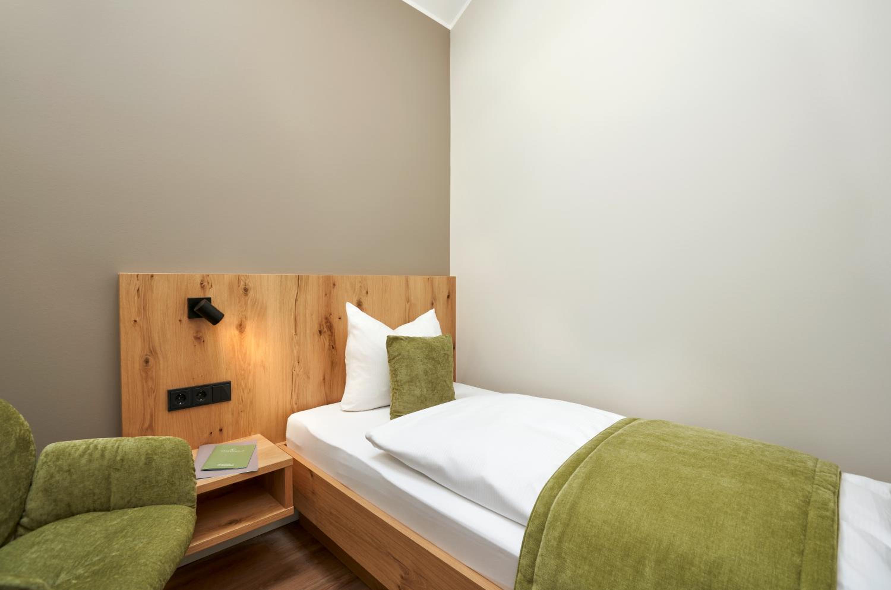 Deluxe Double or Twin Room - Photo 3