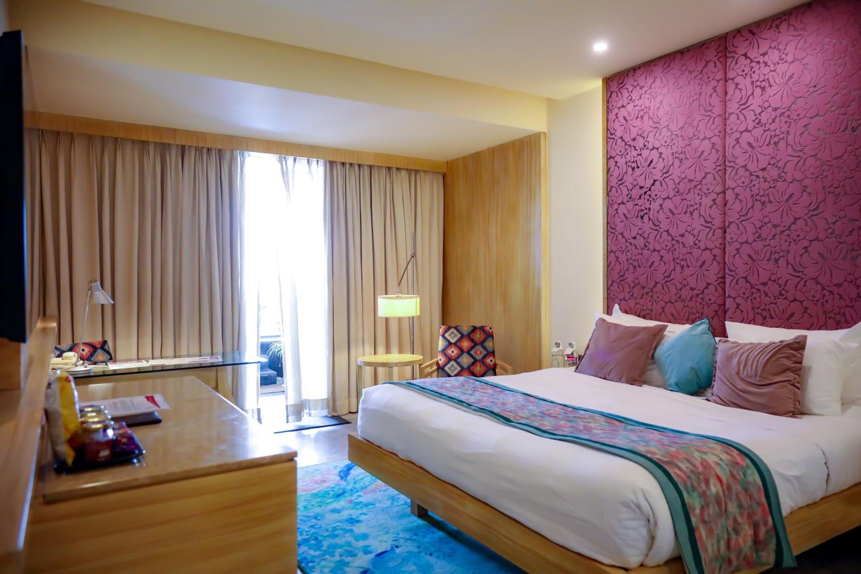 Plunge Pool King Room with Bath tub Plunge Pool King Room with Bath tub