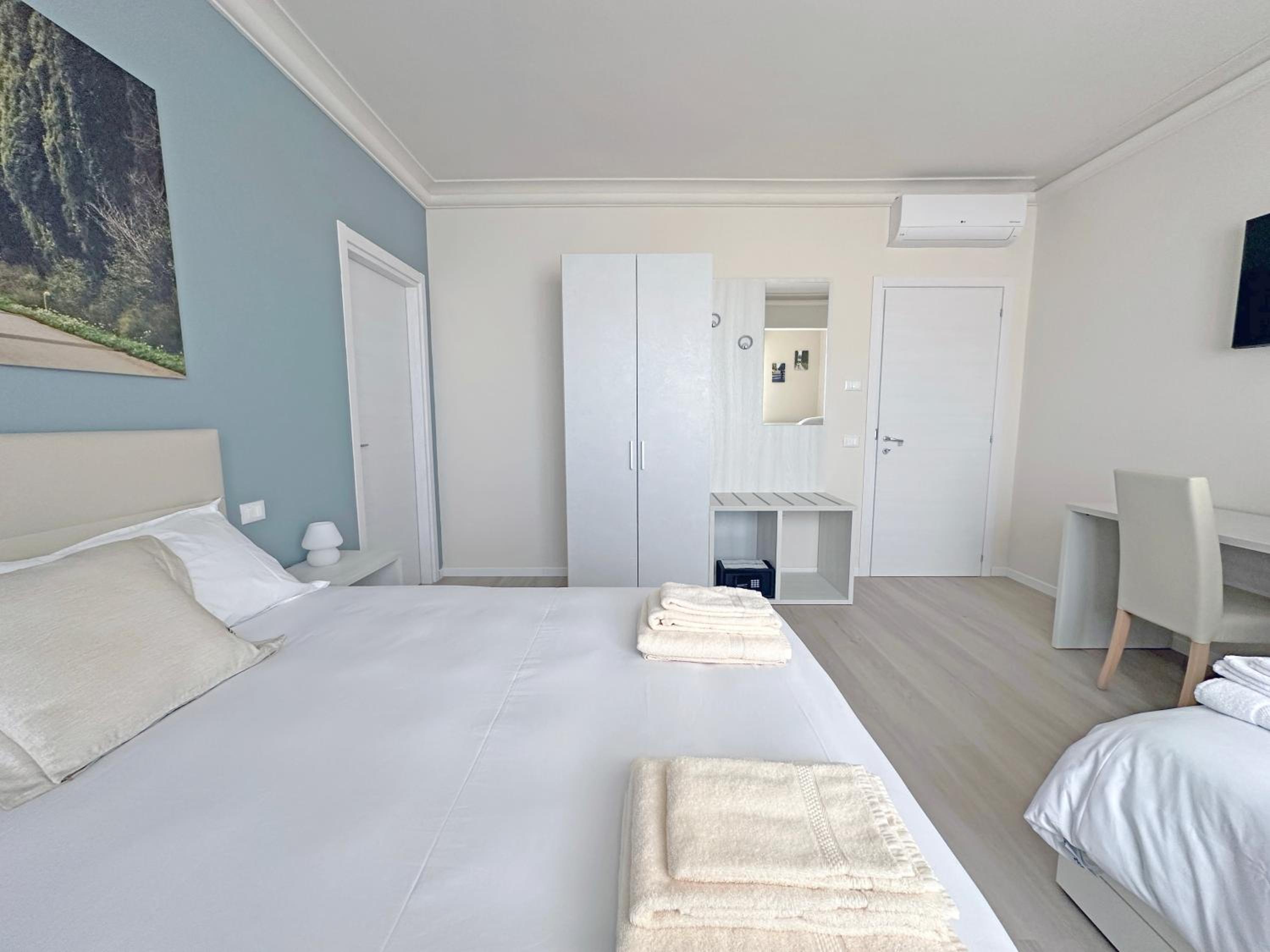 Deluxe Quadruple Room photo 3