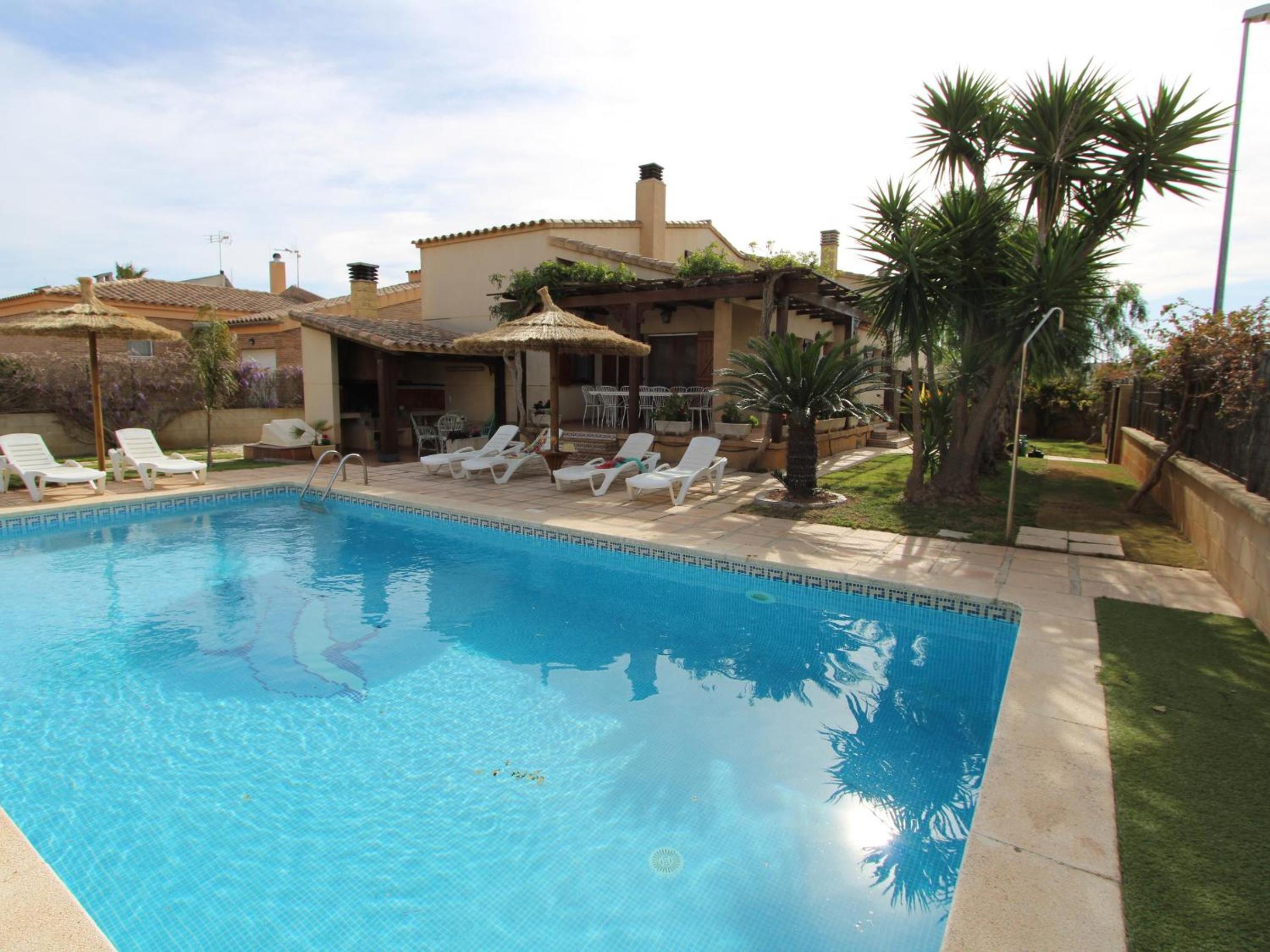 Villa photo 2