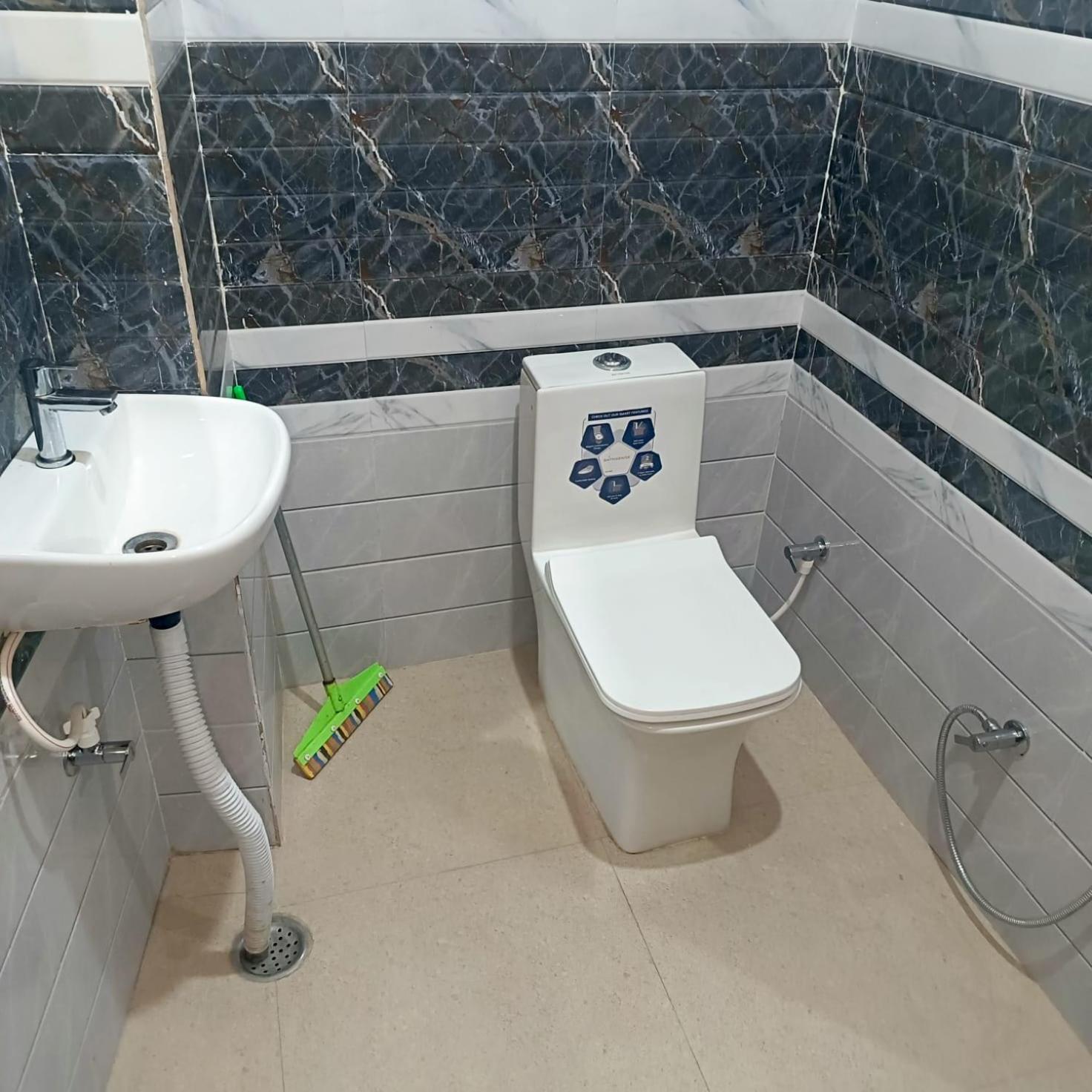 Single Room with Private Bathroom photo 2