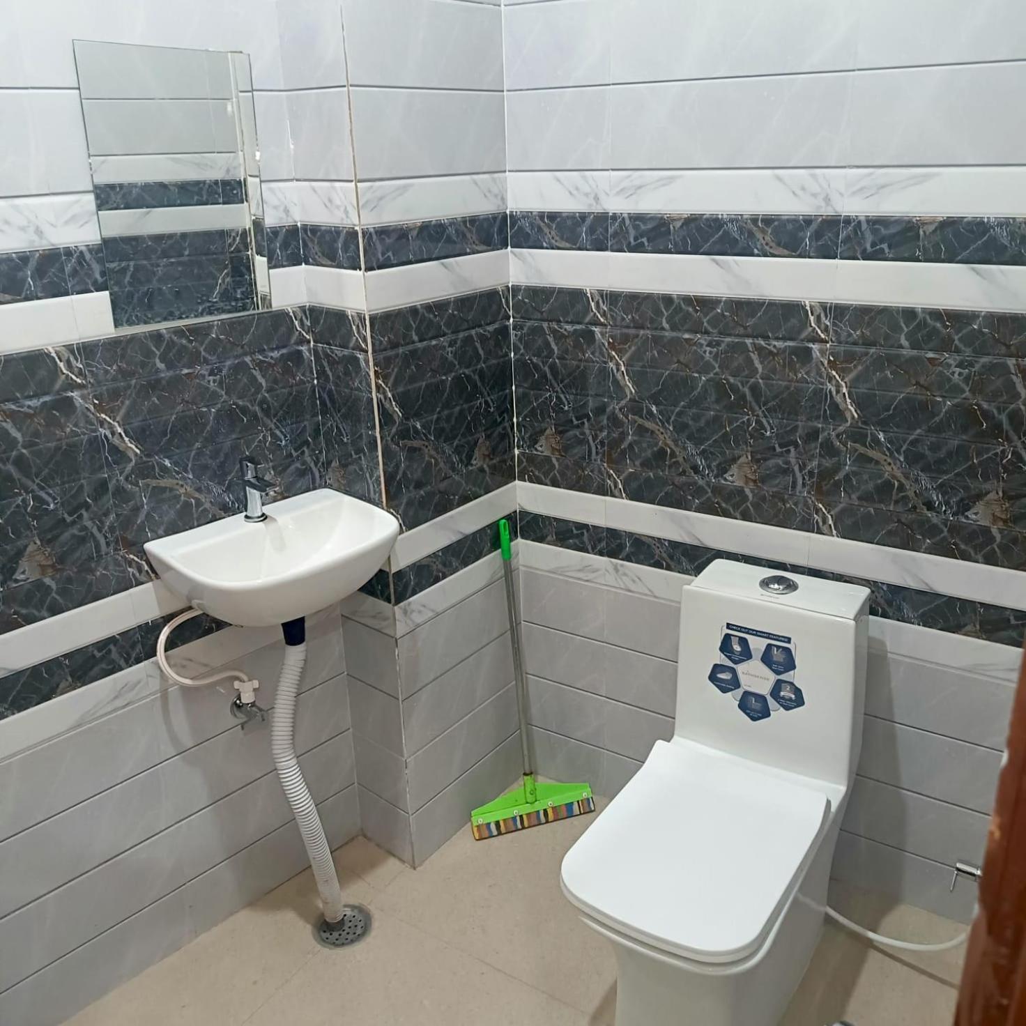 Single Room with Private Bathroom photo 3