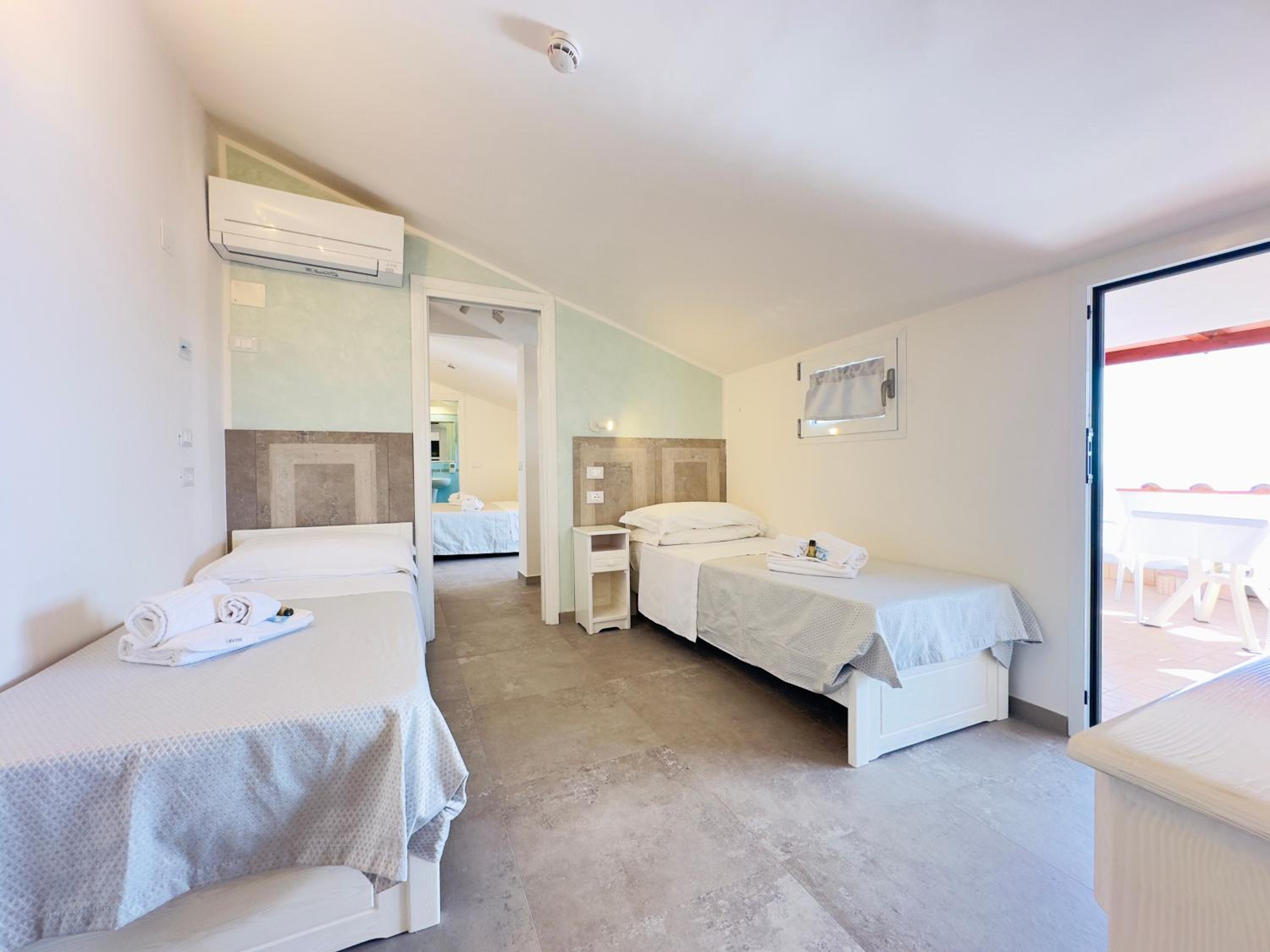 Quadruple Room with Terrace