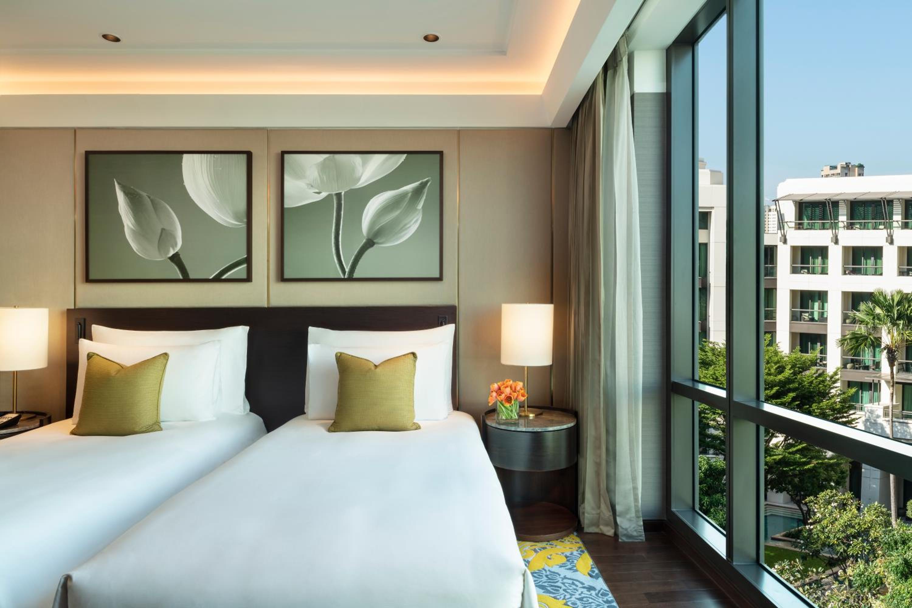 Two Bedroom Family Suite (Non Smoking) thumbnail 5