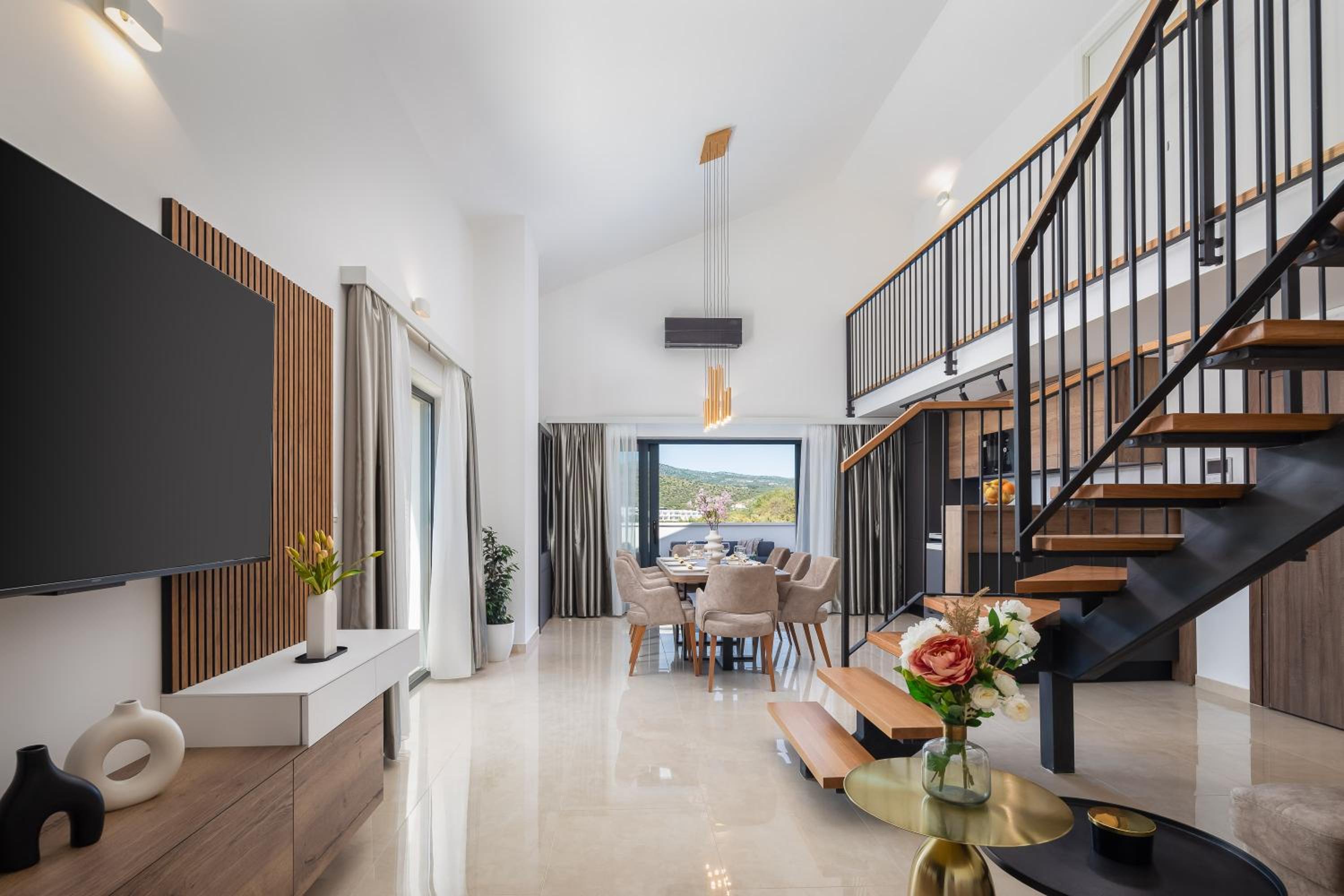 Four-Bedroom Penthouse Apartment photo 1