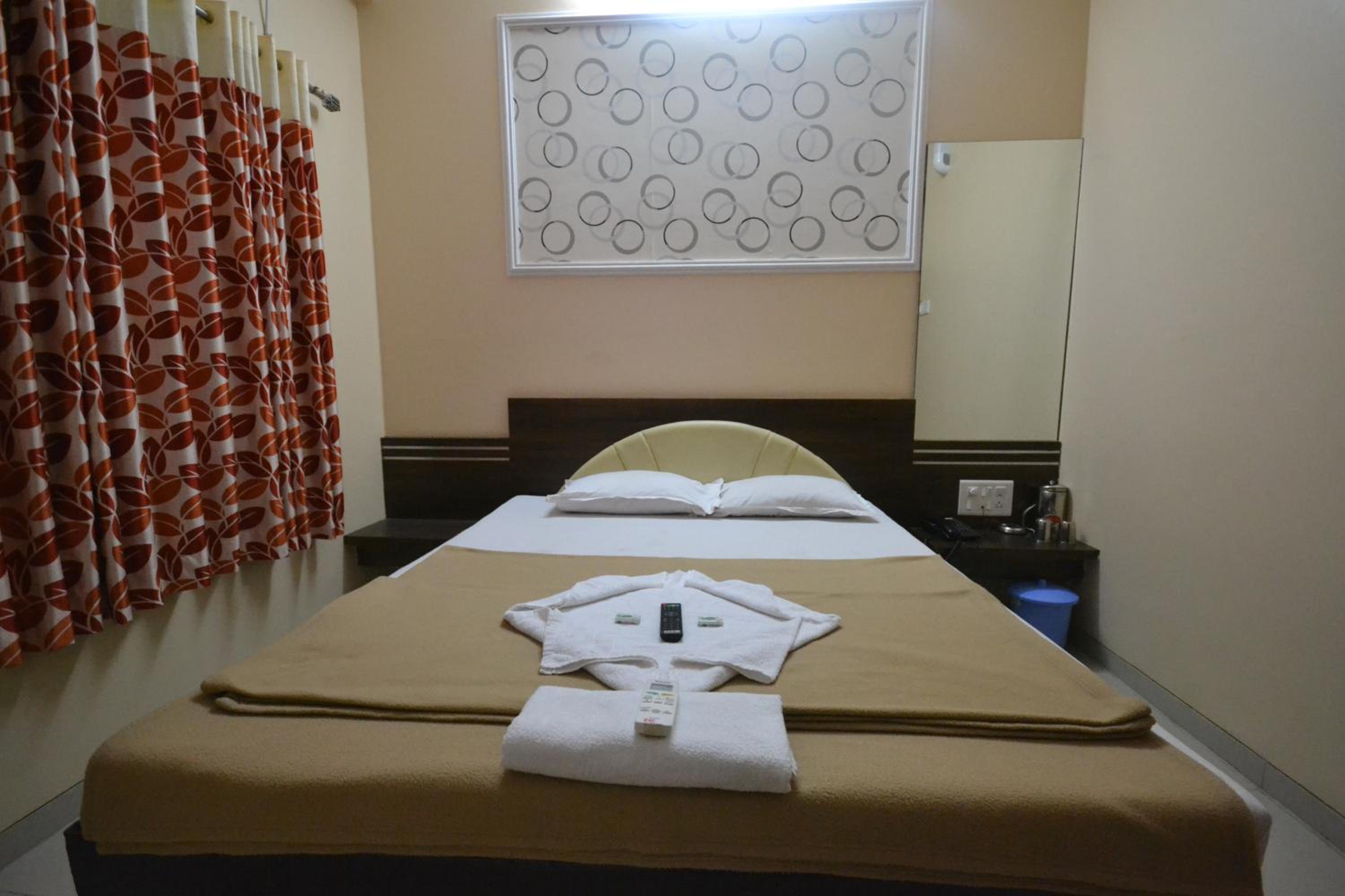 Deluxe Double room Non AC - Photo 1