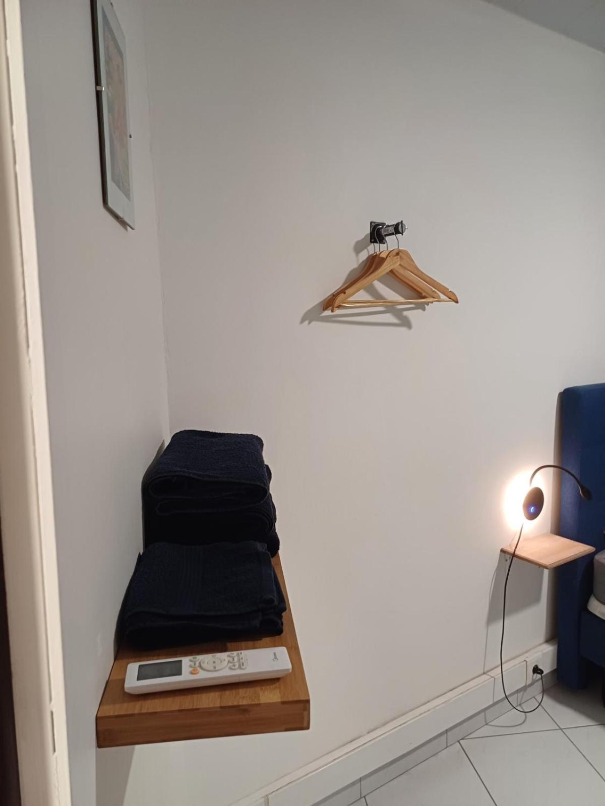 Standard Double Room with Shared Bathroom photo 3