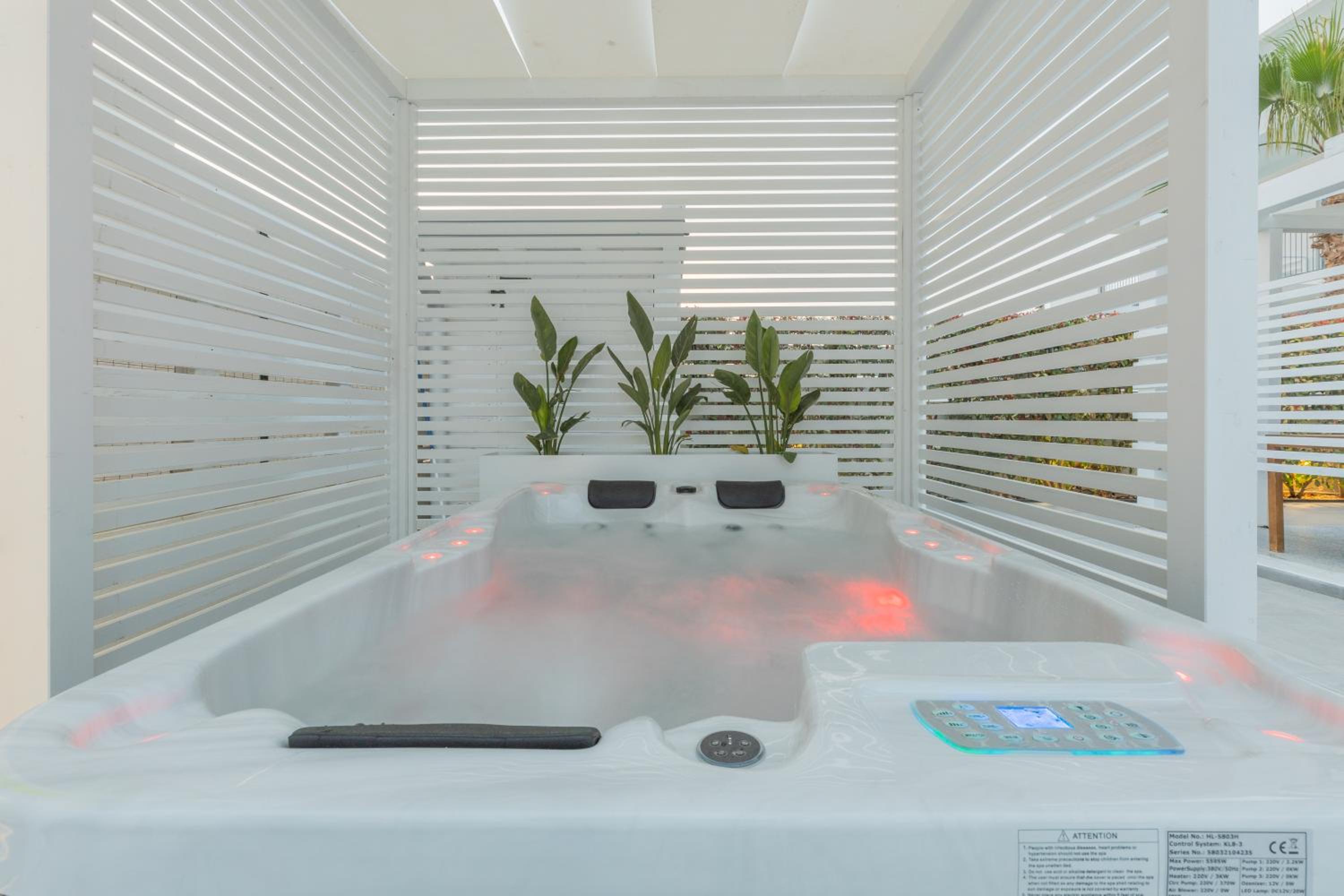 King Room with Pool View - Photo 46