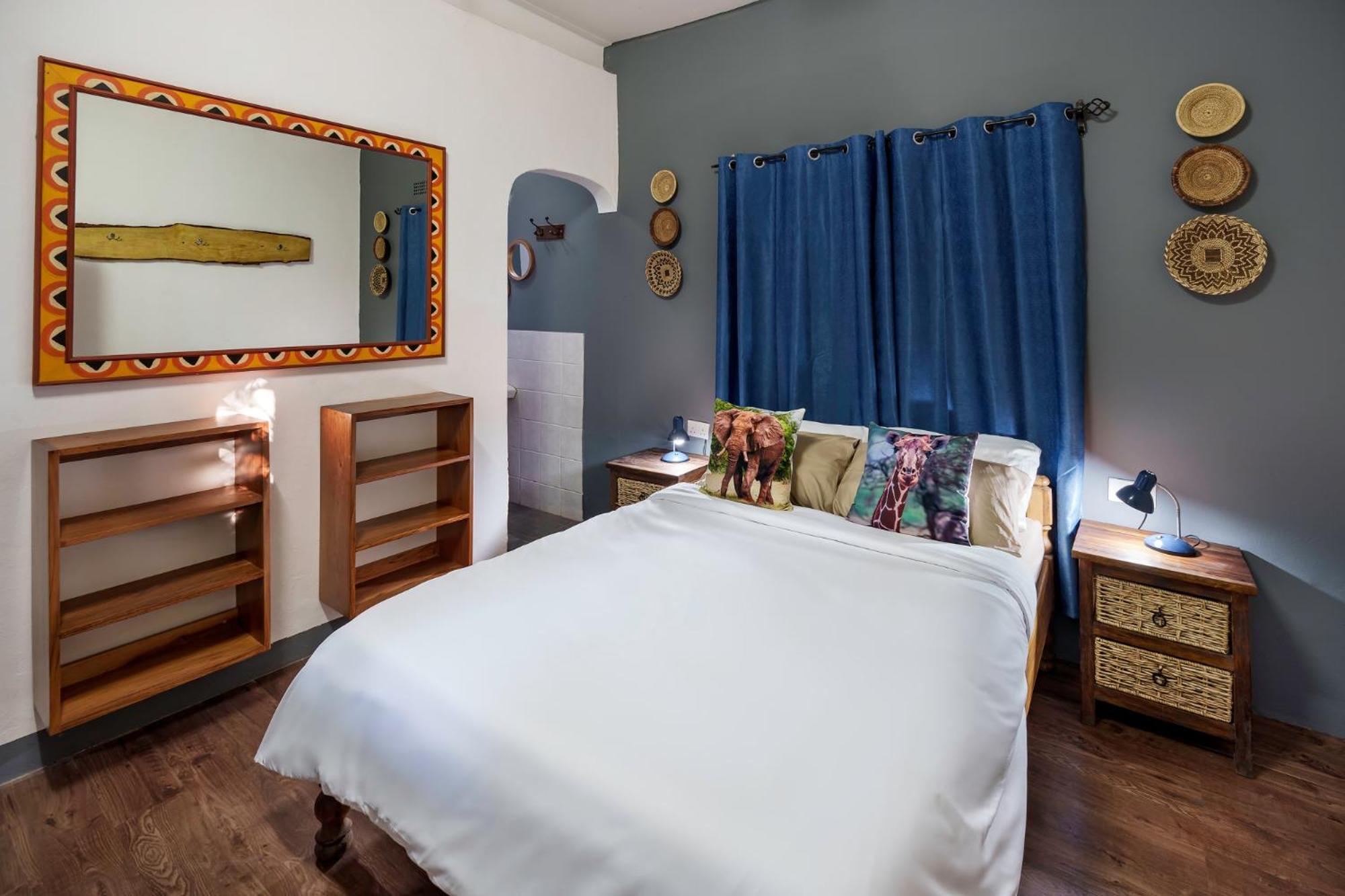 Double Room with Shared Bathroom photo 2