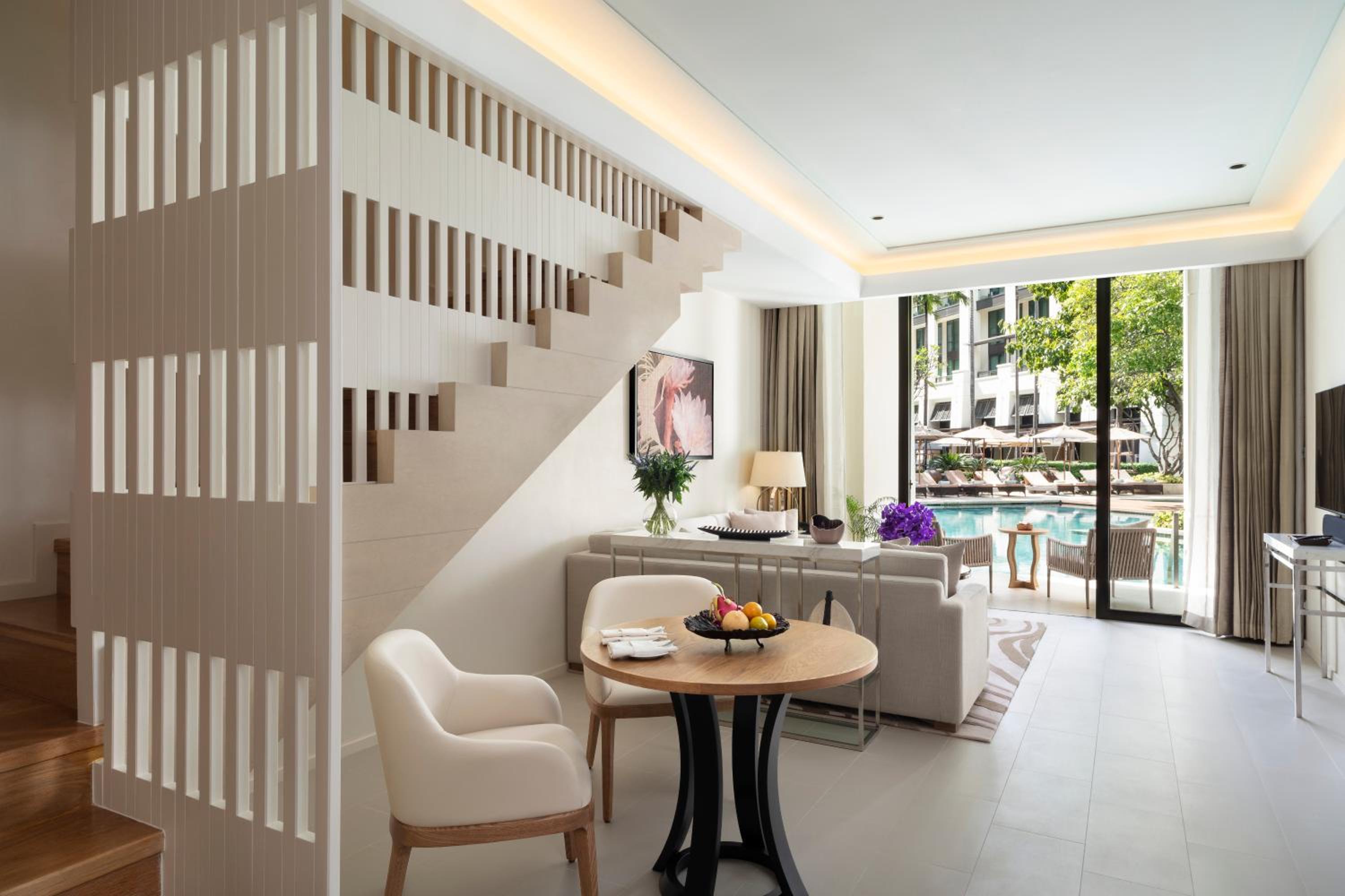 Duplex Cabana with Direct Pool Access - Lounge Access