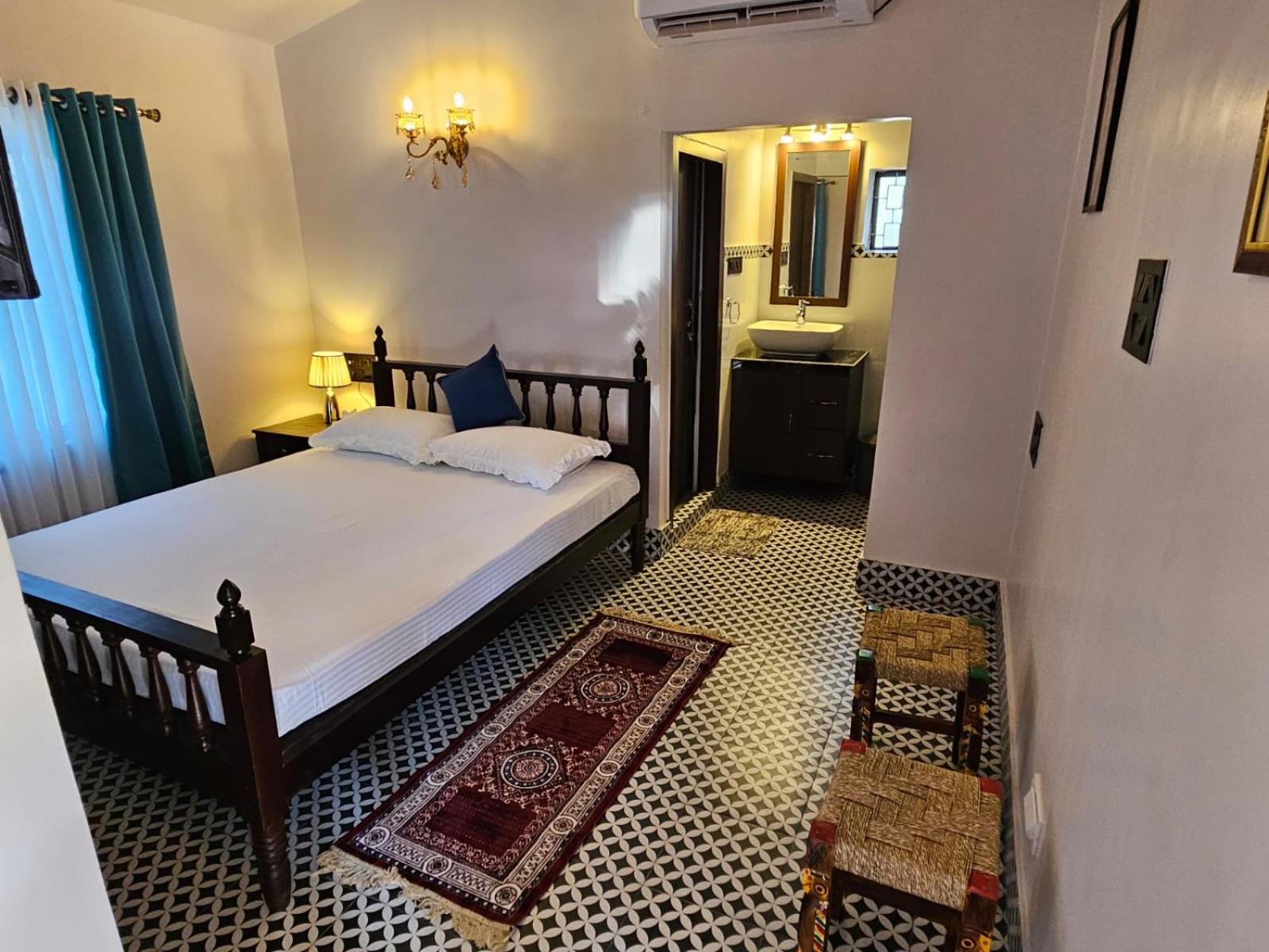 Queen Room with Pool View photo 1