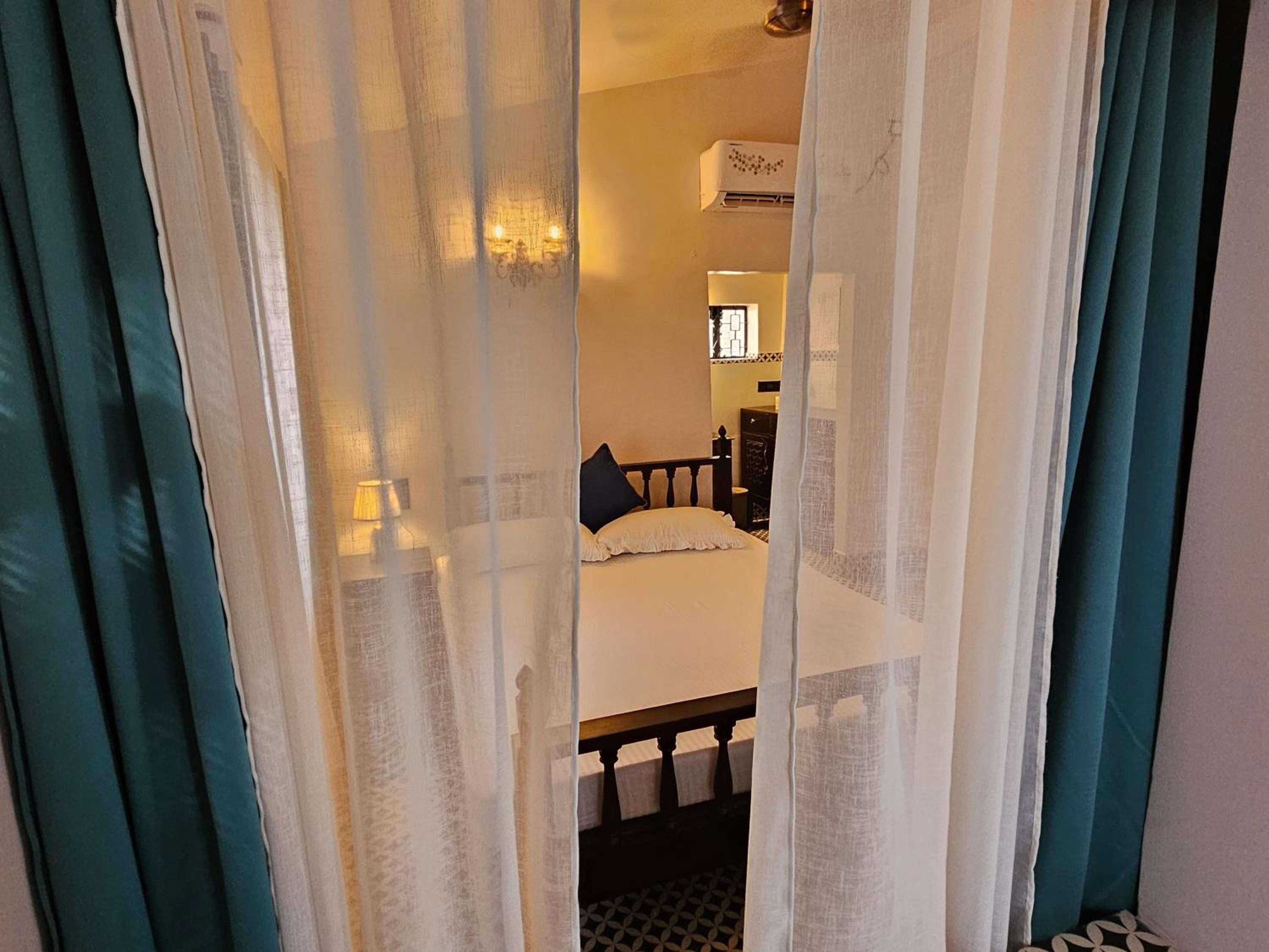 King Suite with Balcony photo 2