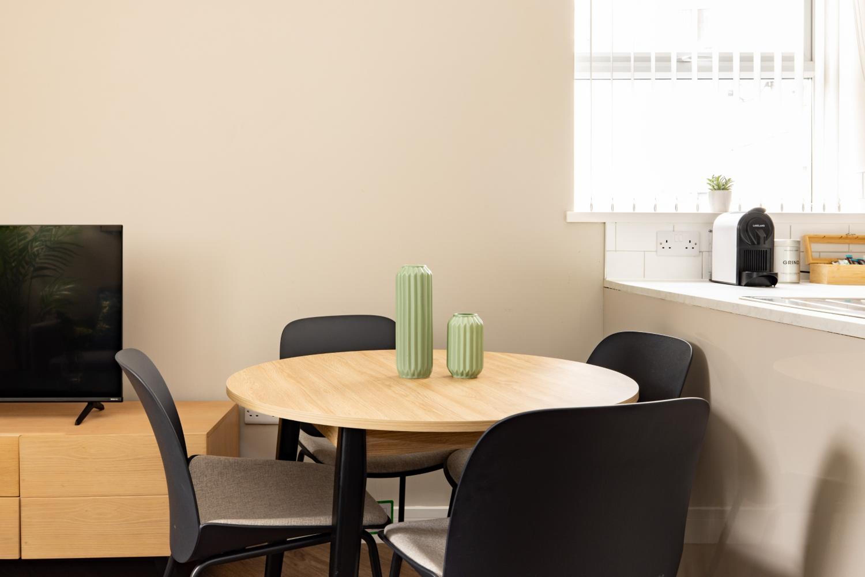 One Bedroom Apartment - Photo 14