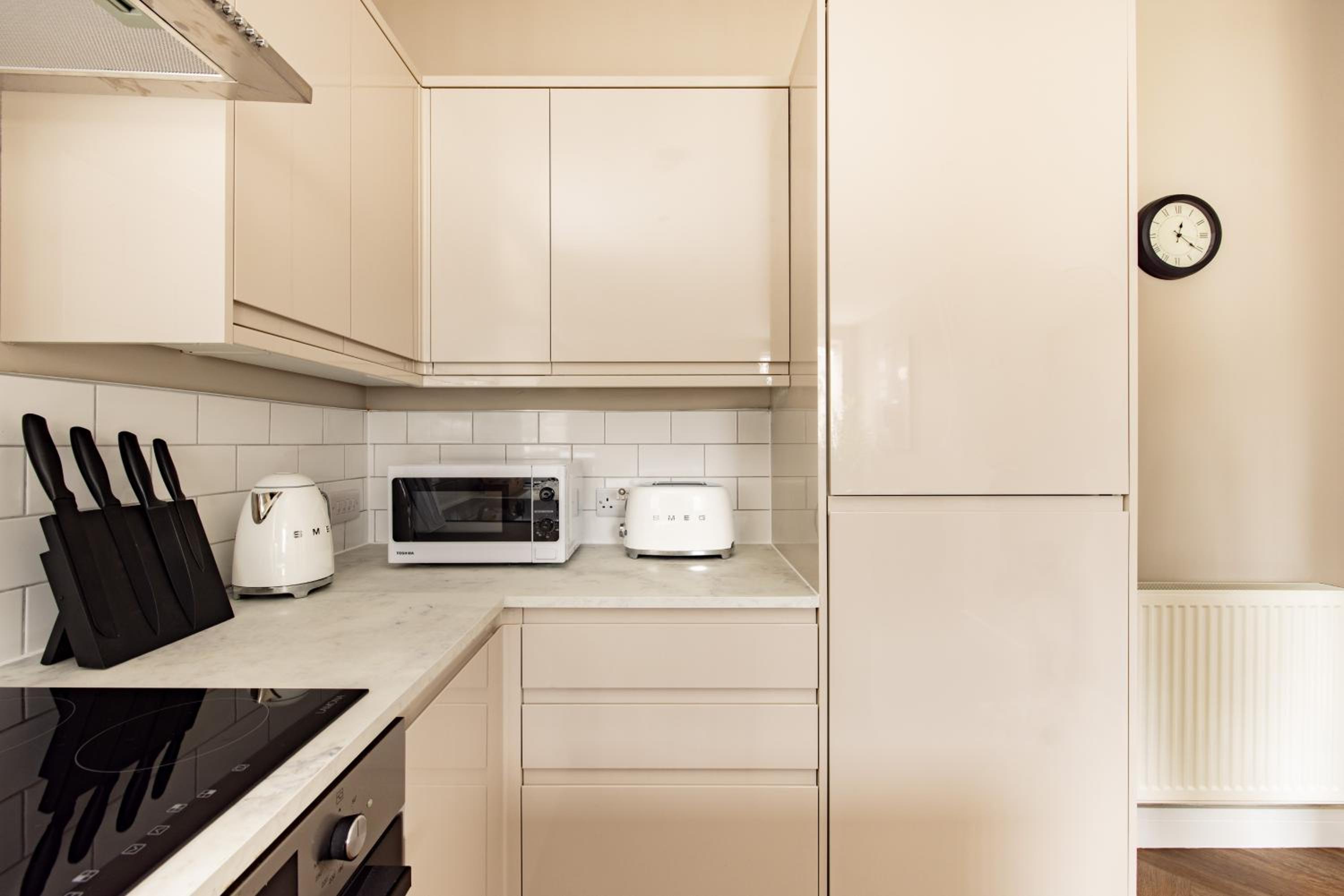 One Bedroom Apartment - Photo 10