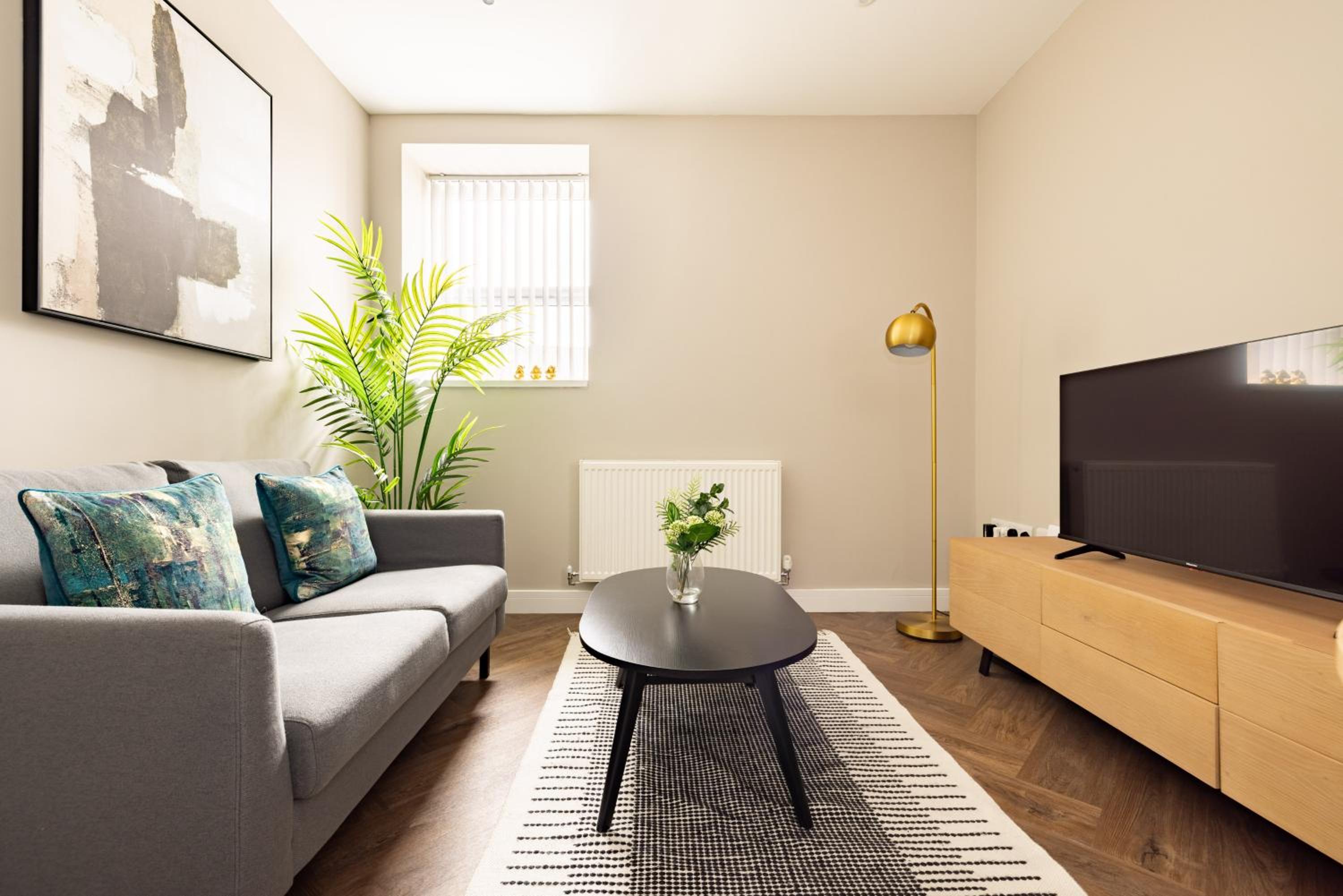 One Bedroom Apartment - Photo 1