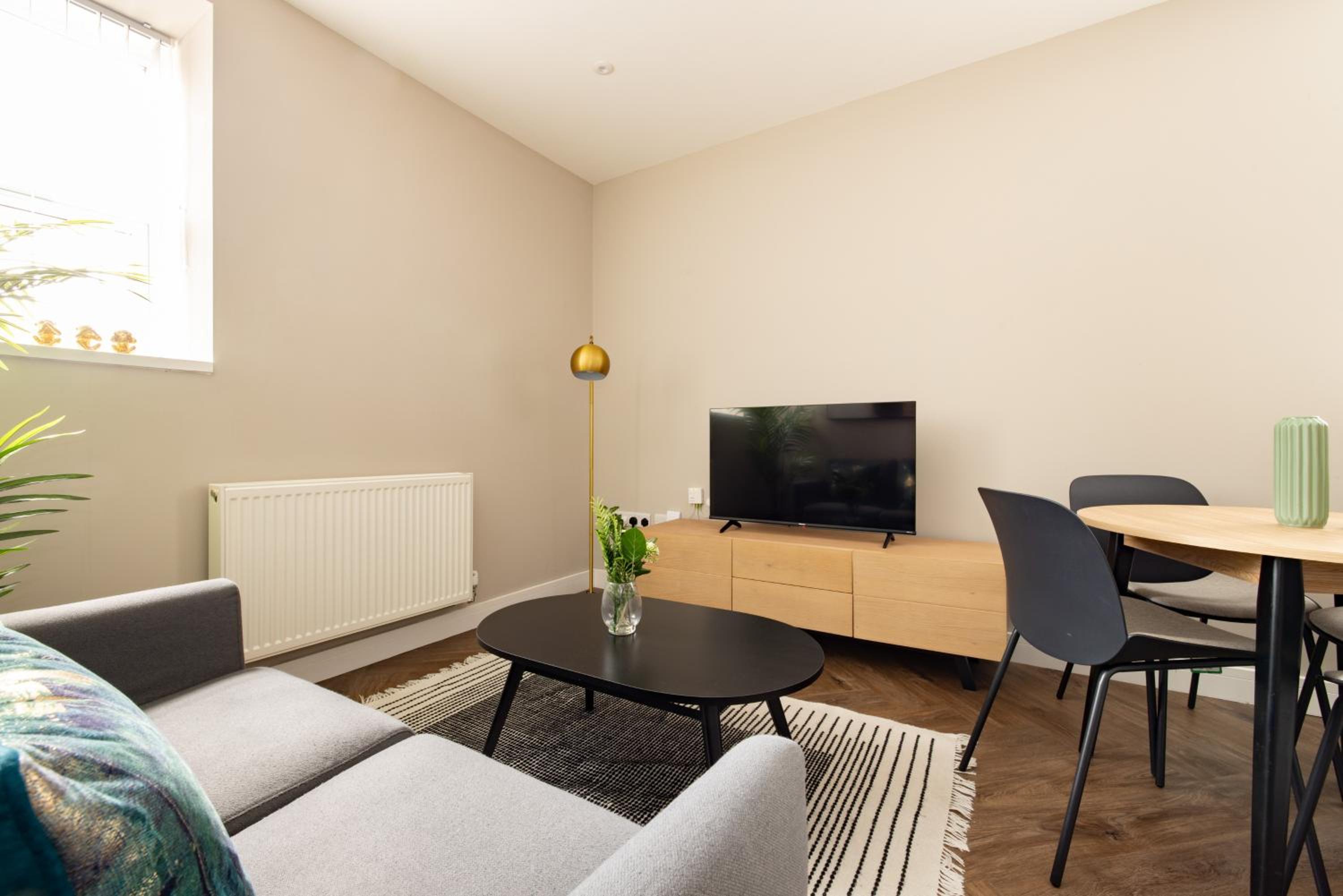 One Bedroom Apartment - Photo 6