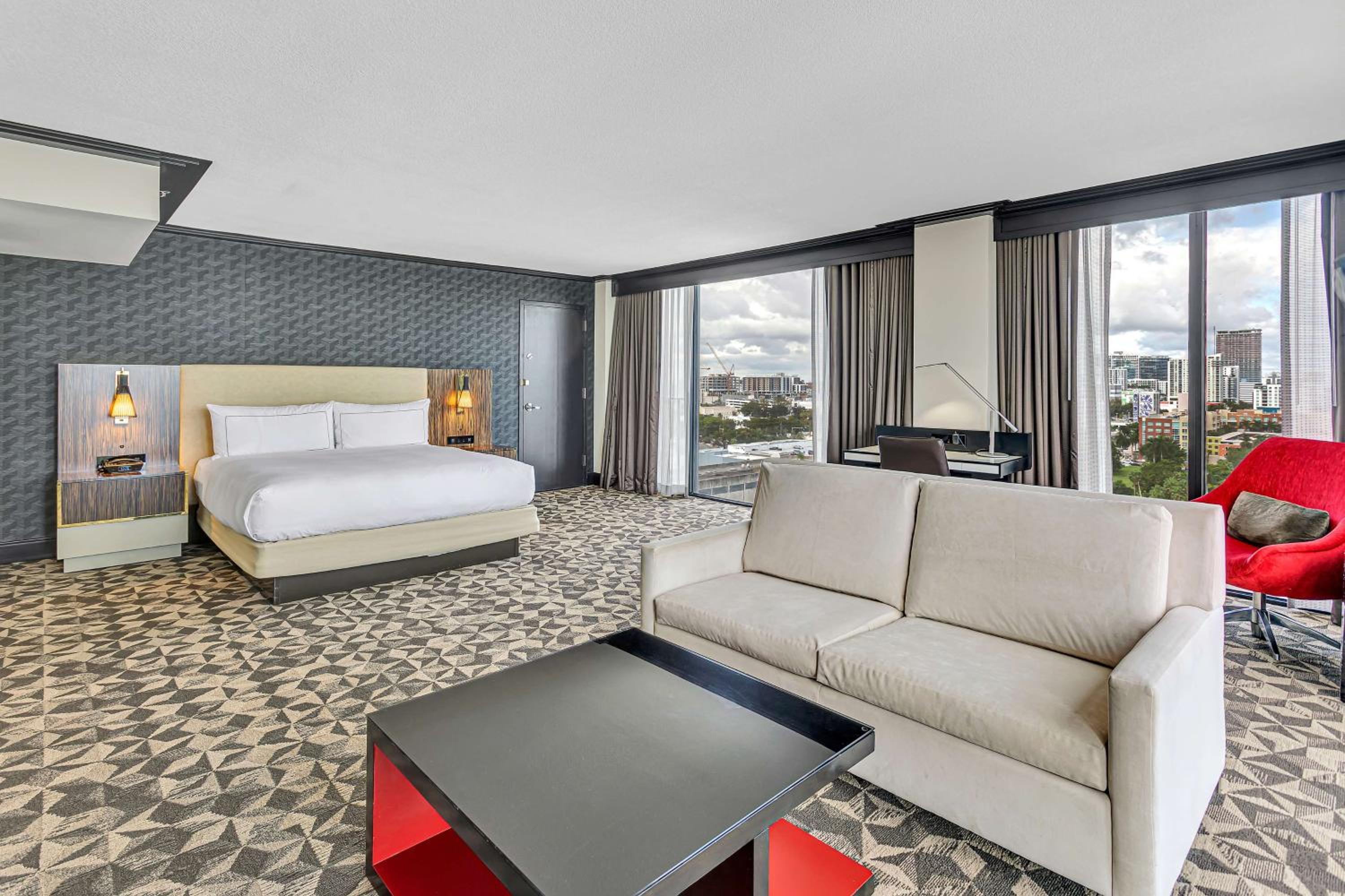 Junior King Suite with Bay View