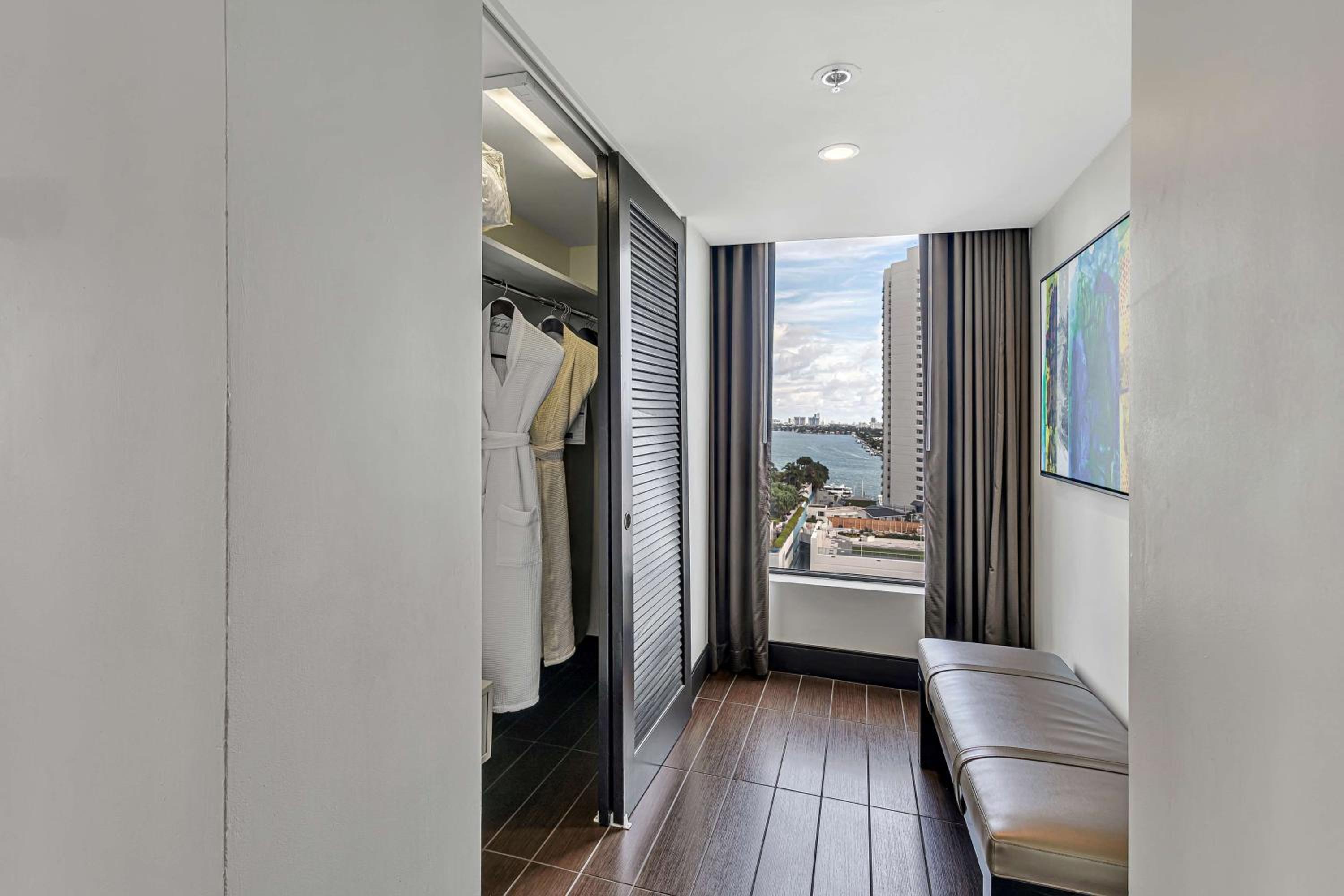 Junior King Suite with Seating Area