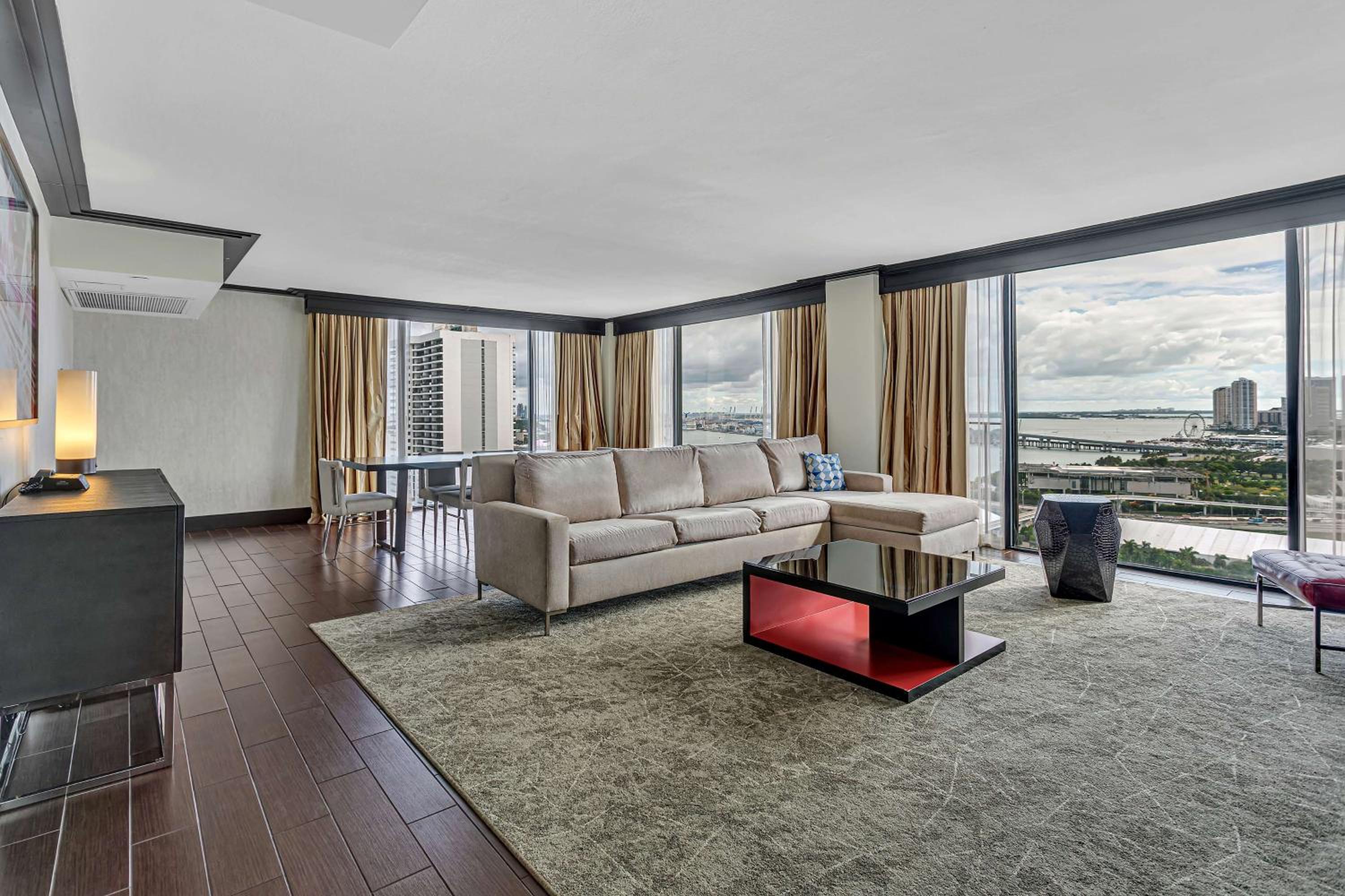 Queen Suite with Two Queen Beds and Bay View
