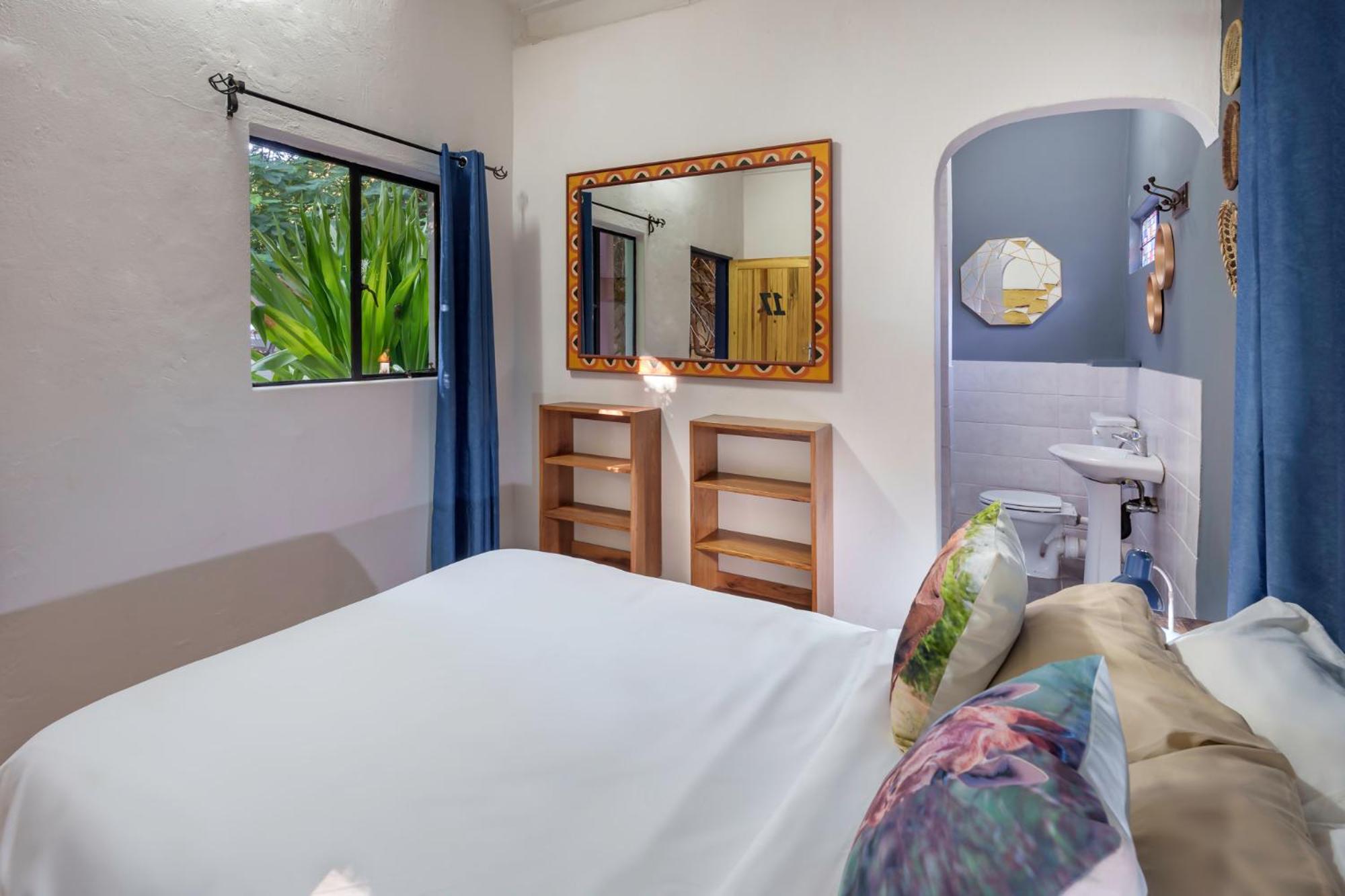 Double Room with Private Bathroom photo 3