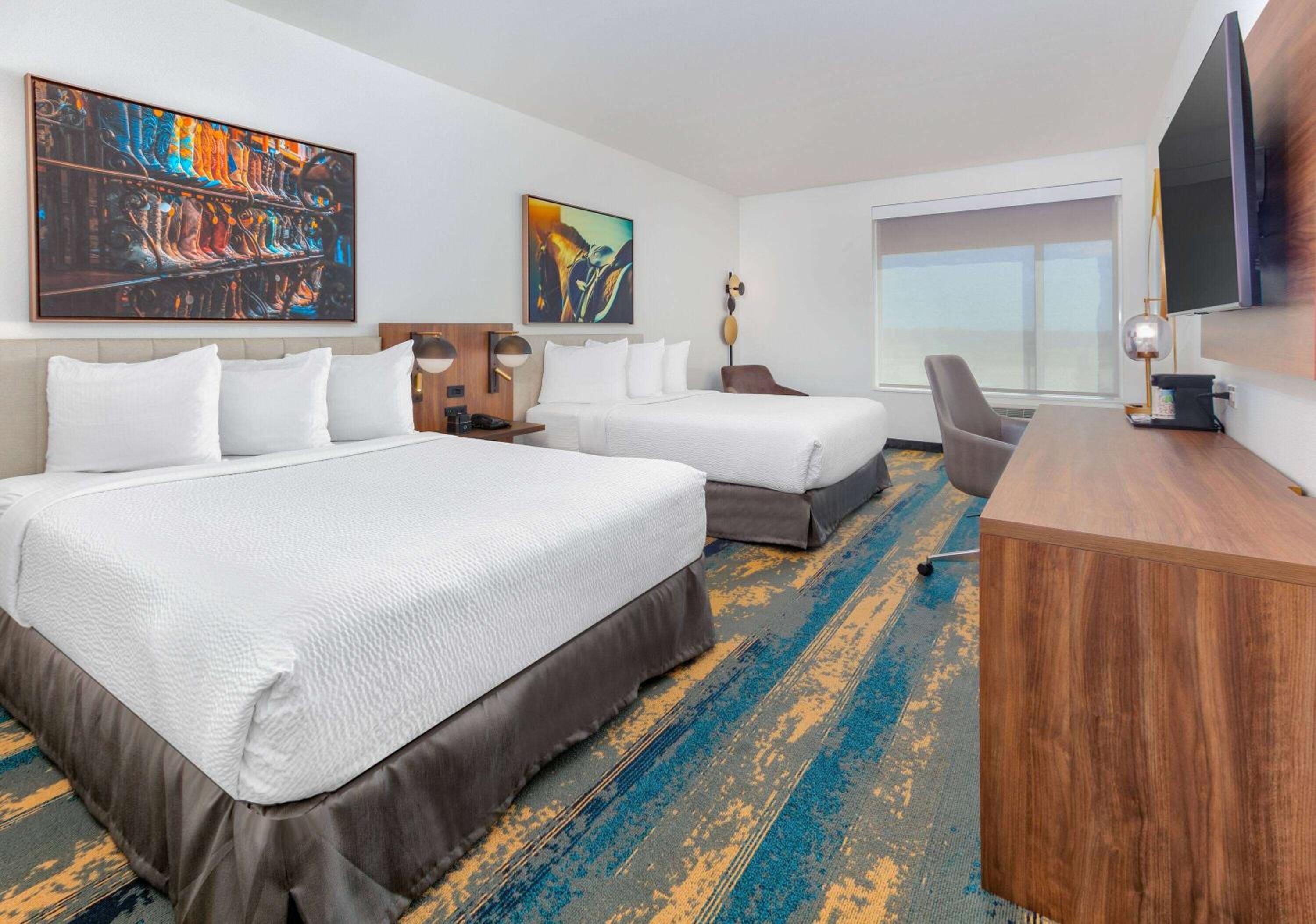 Queen Room with Two Queen Beds - Mobility Access/Non-Smoking photo 1