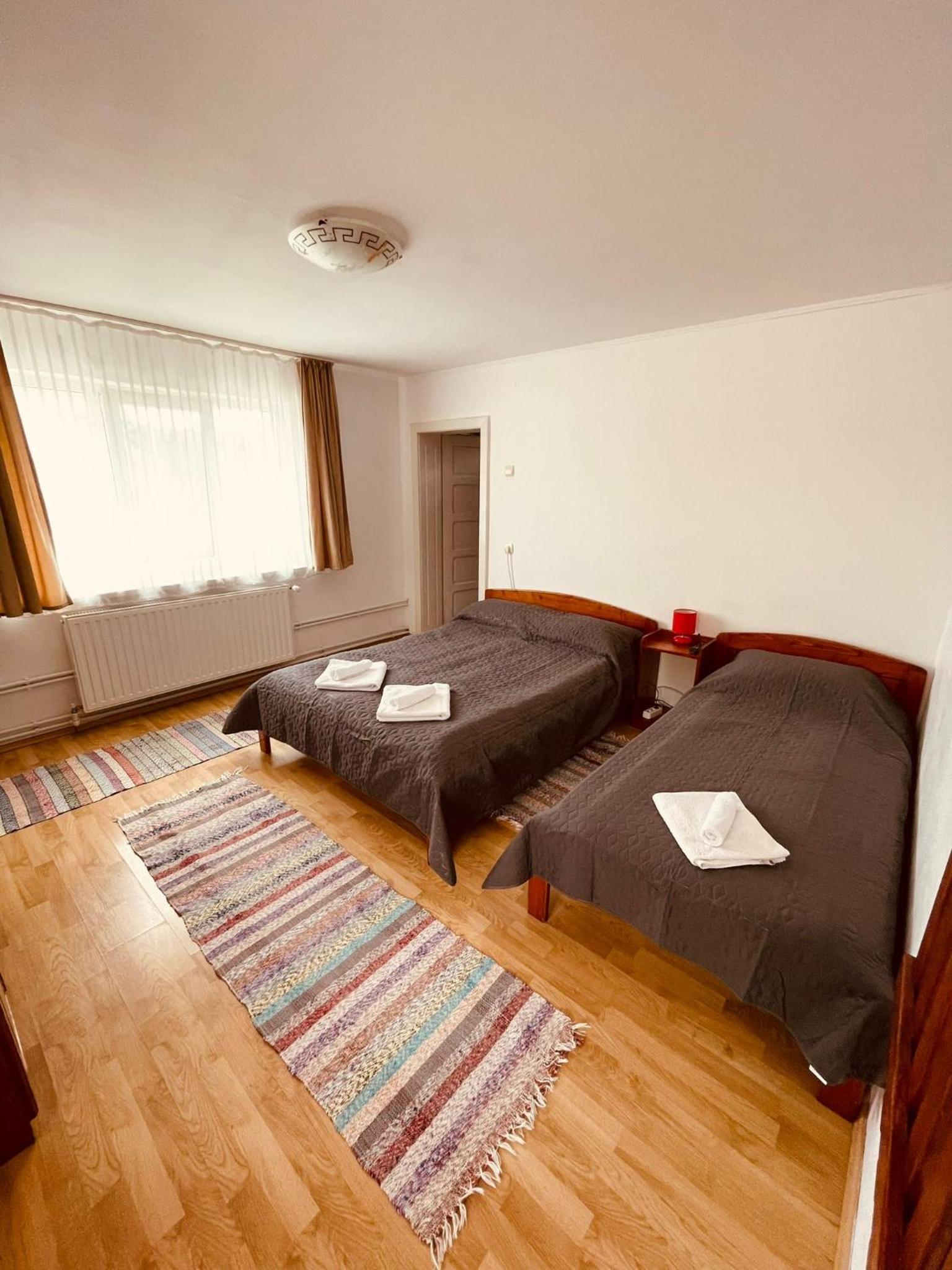 Deluxe Room (2 Adults + 1 Child) photo 1