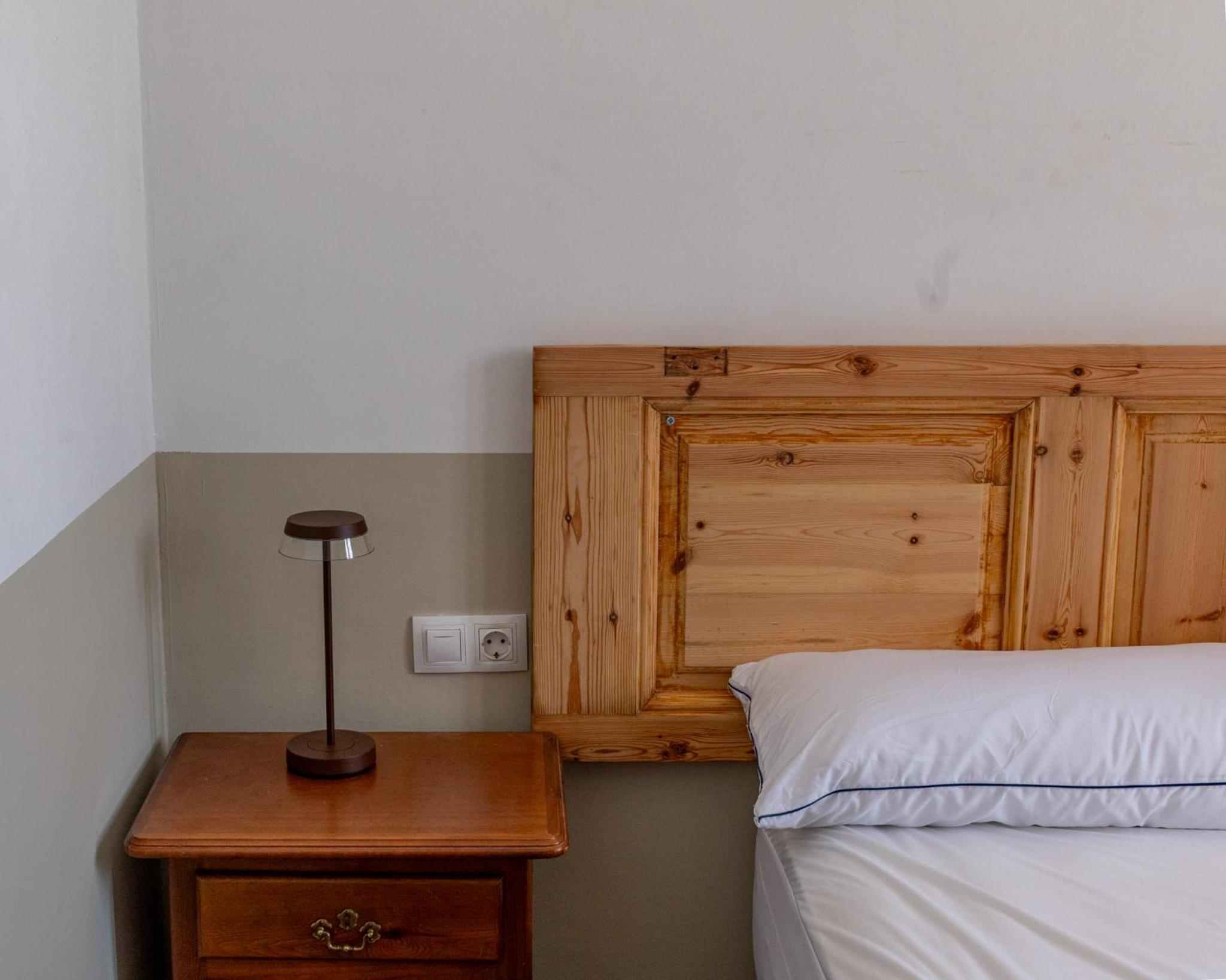 Single Room with Shared Bathroom photo 3