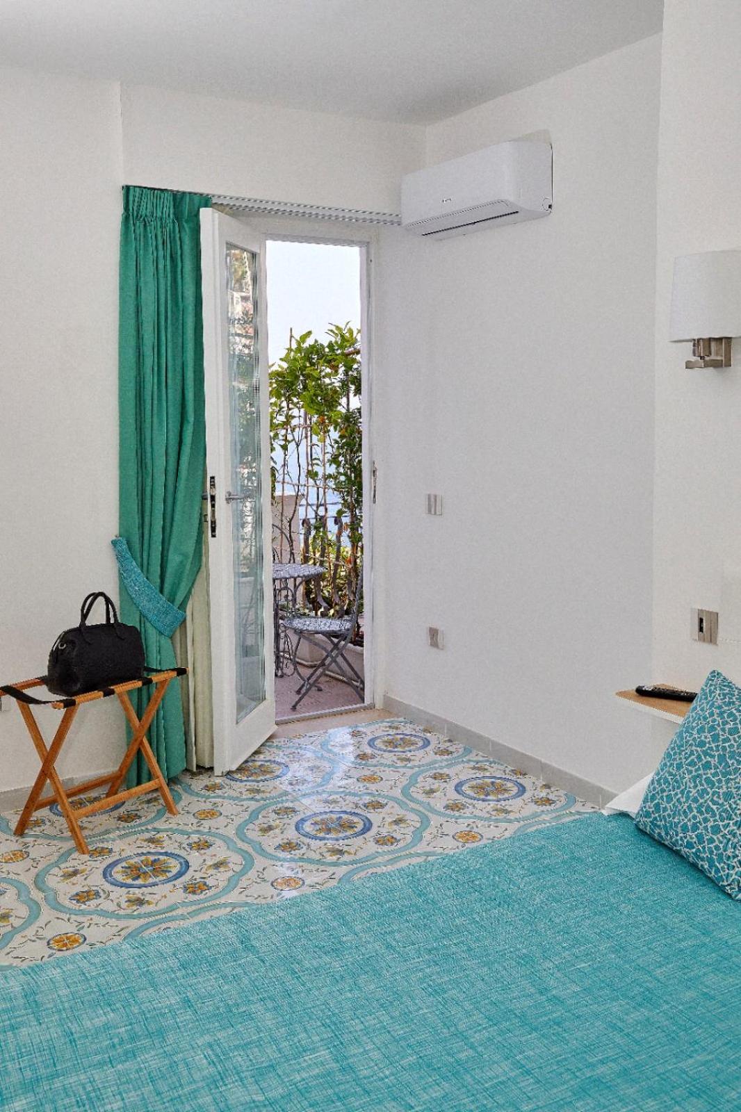 Deluxe Double Room with Sea View photo 1