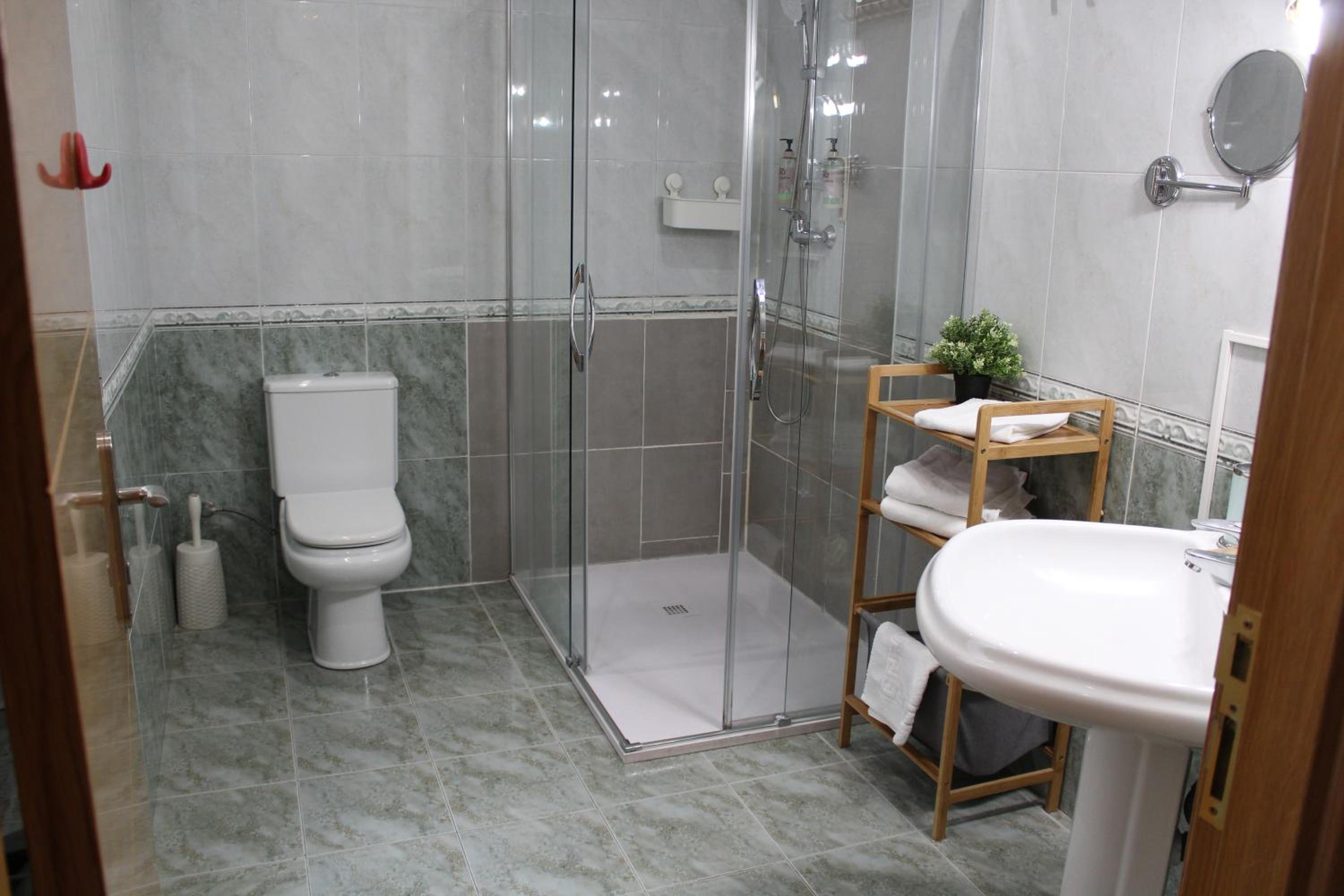 Double or Twin Room with Private External Bathroom photo 2