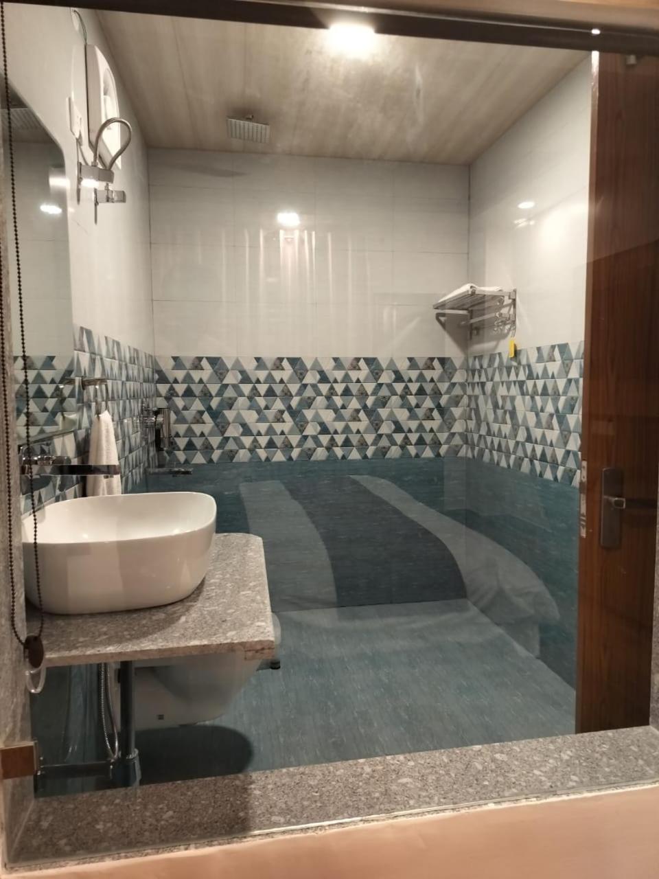 Deluxe Double Room with Balcony photo 2