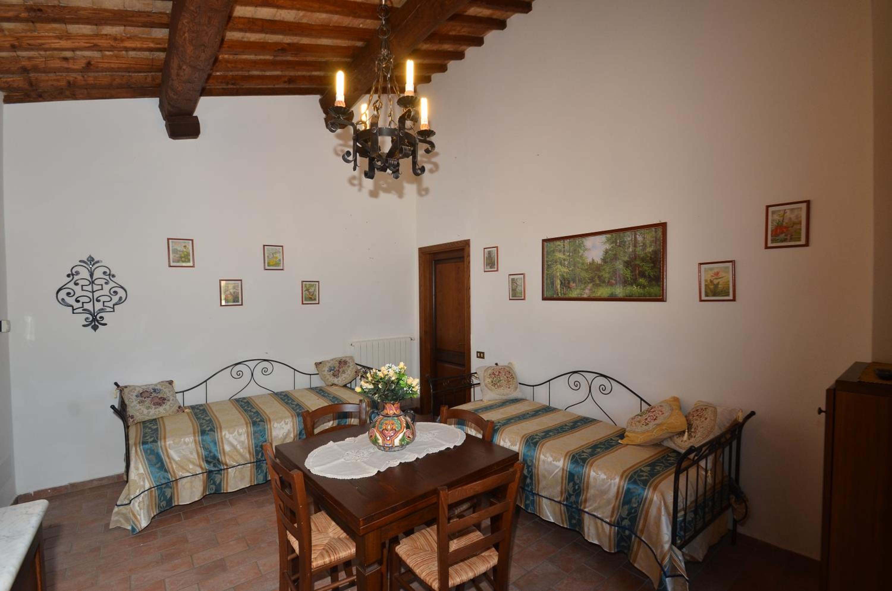 Deluxe One-Bedroom Apartment with Garden View photo 2