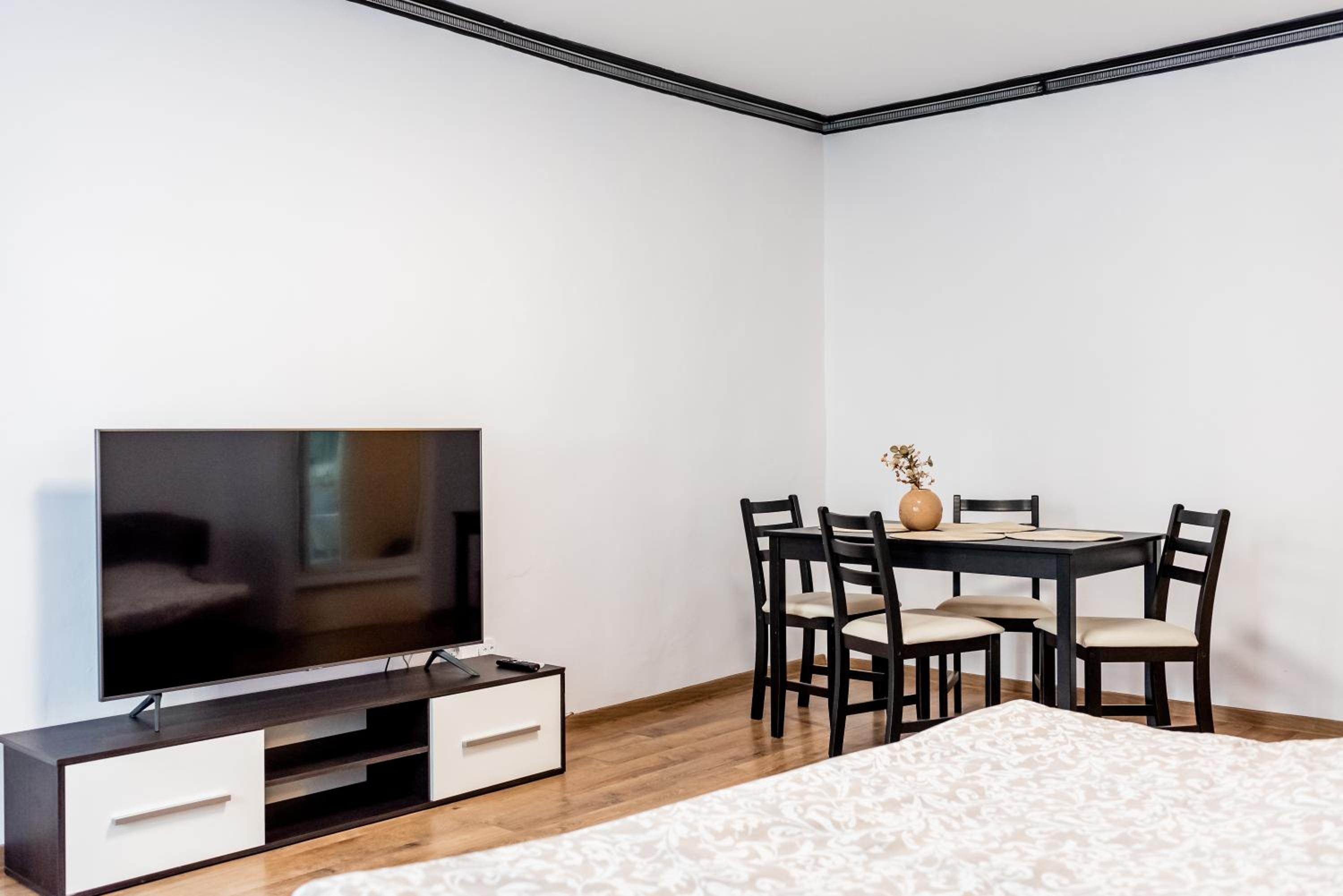 One-Bedroom Apartment with Balcony