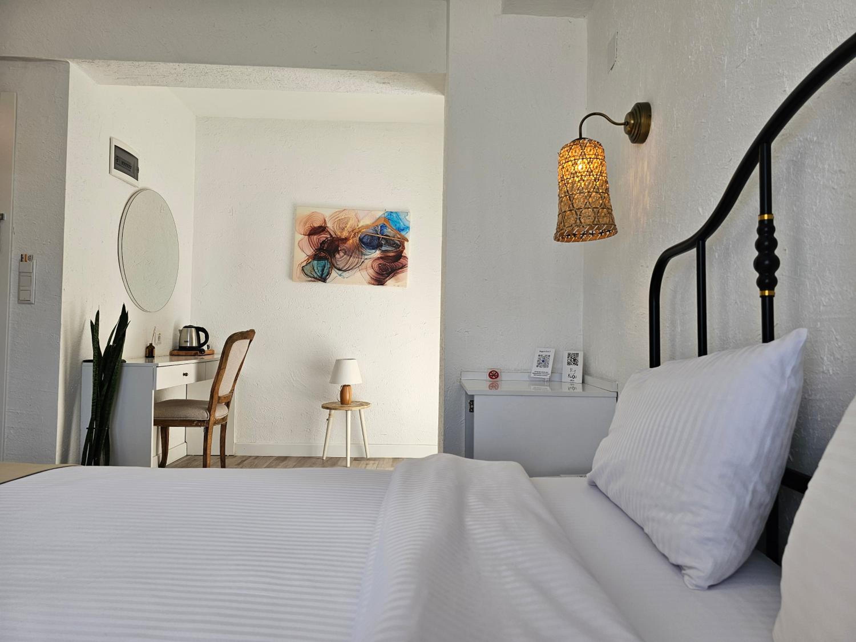 Double Room with Garden View - Photo 4