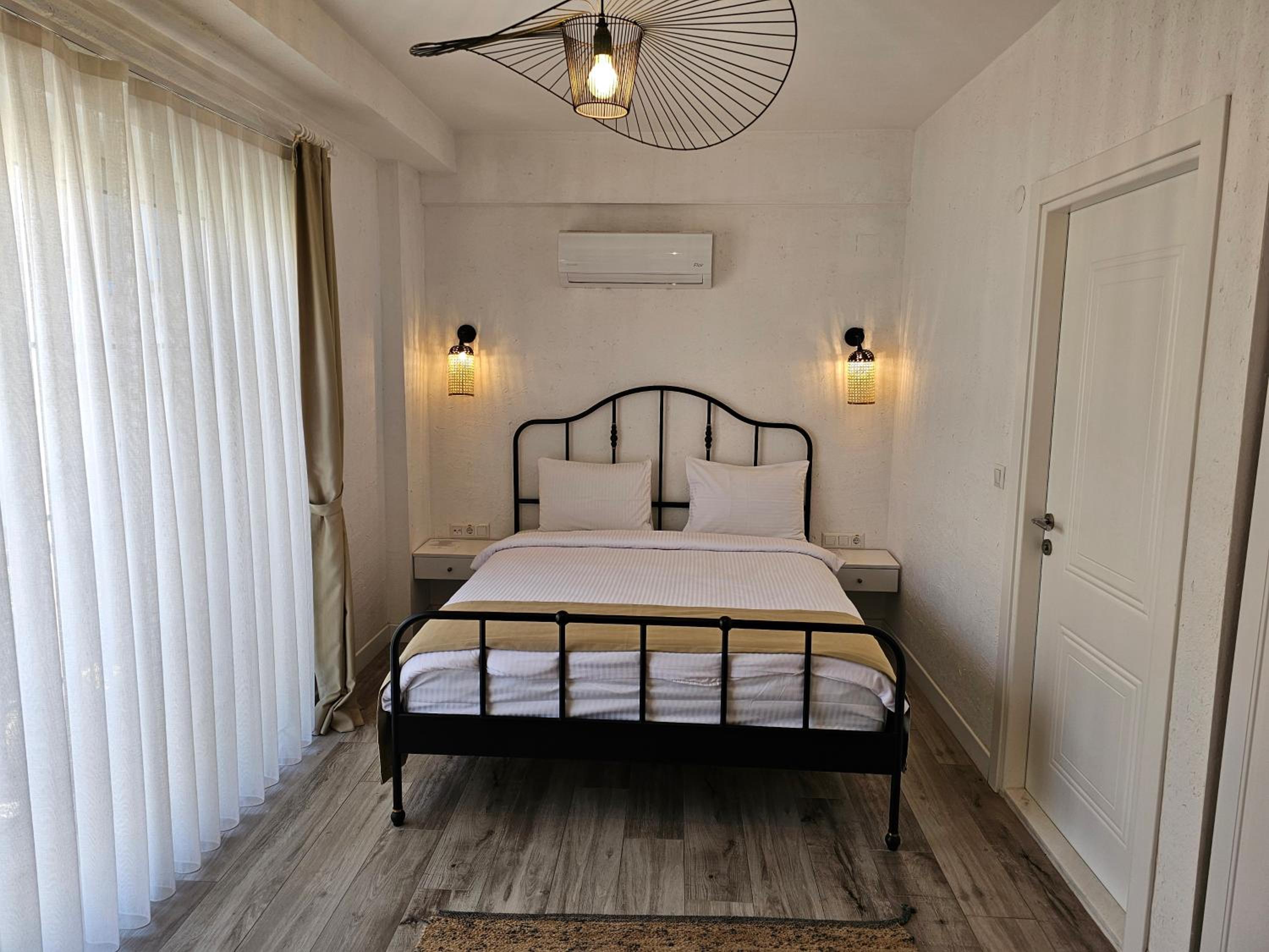Double Room with Extra Bed - Photo 8