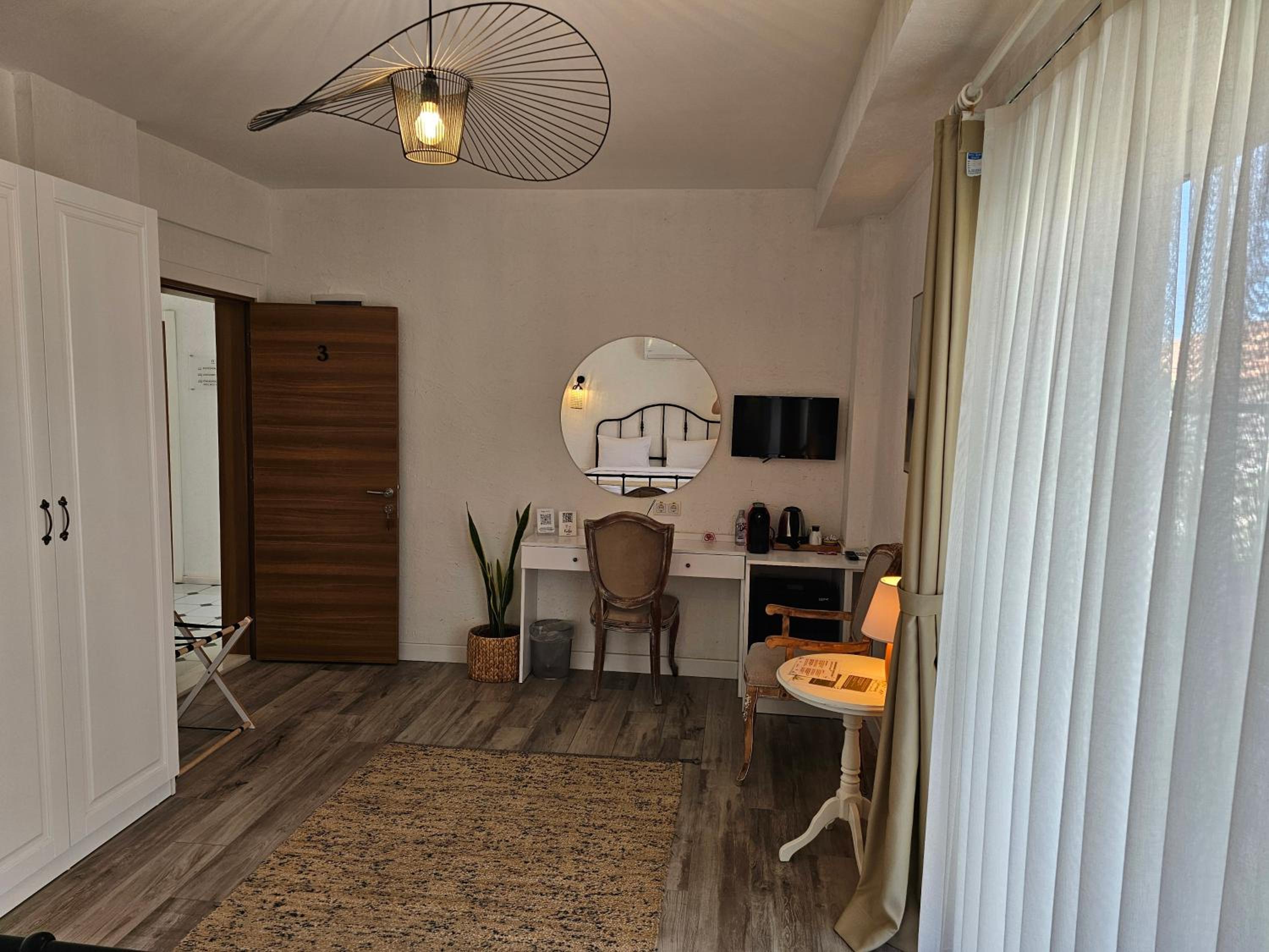 Double Room with Extra Bed - Photo 7