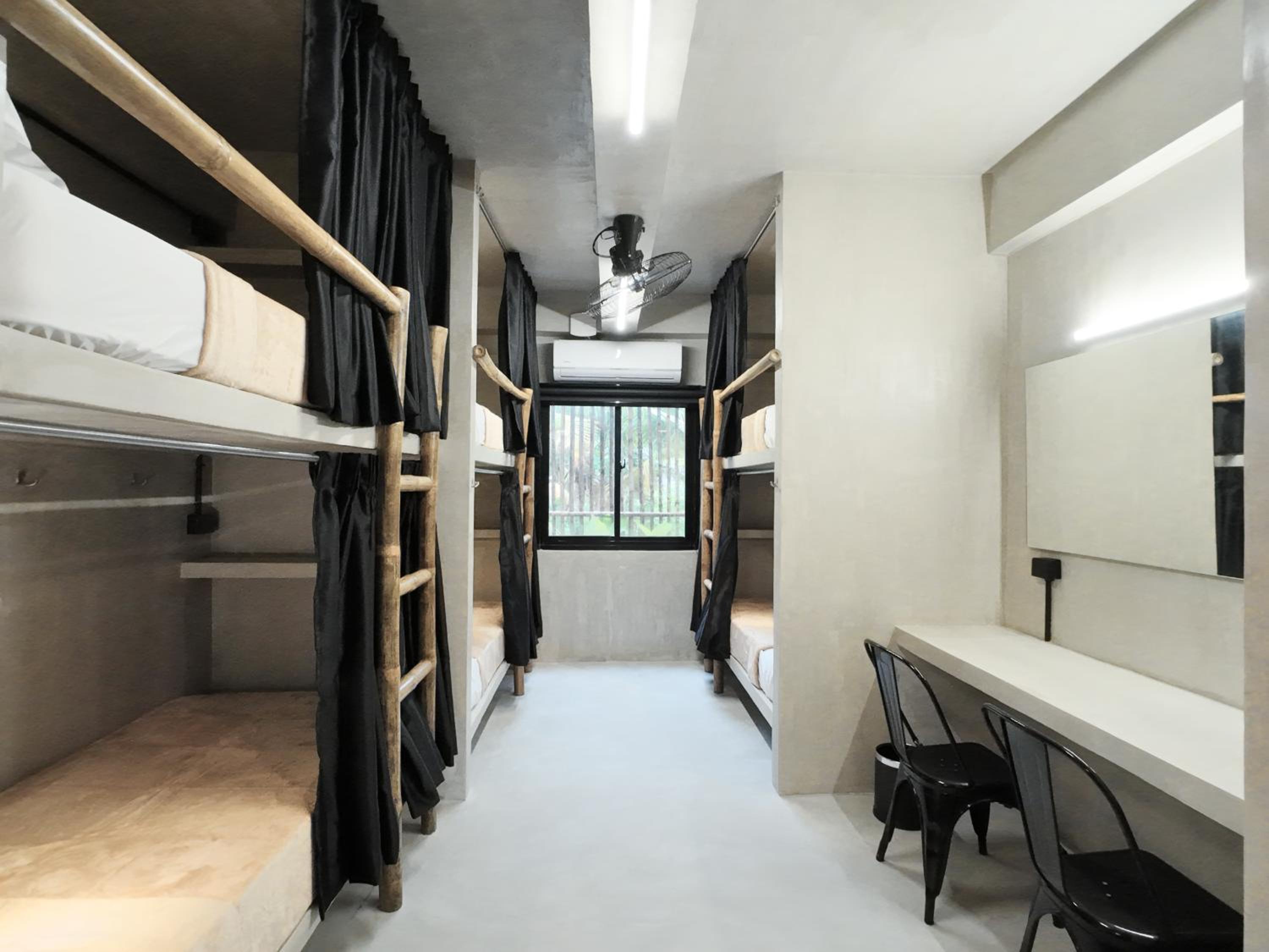 Bed in 6-Bed Mixed Dormitory Room photo 1