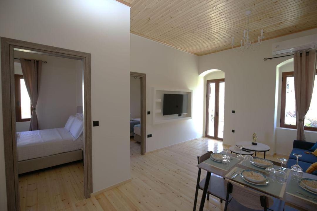 Two-Bedroom Apartment with Balcony and Sea View photo 2