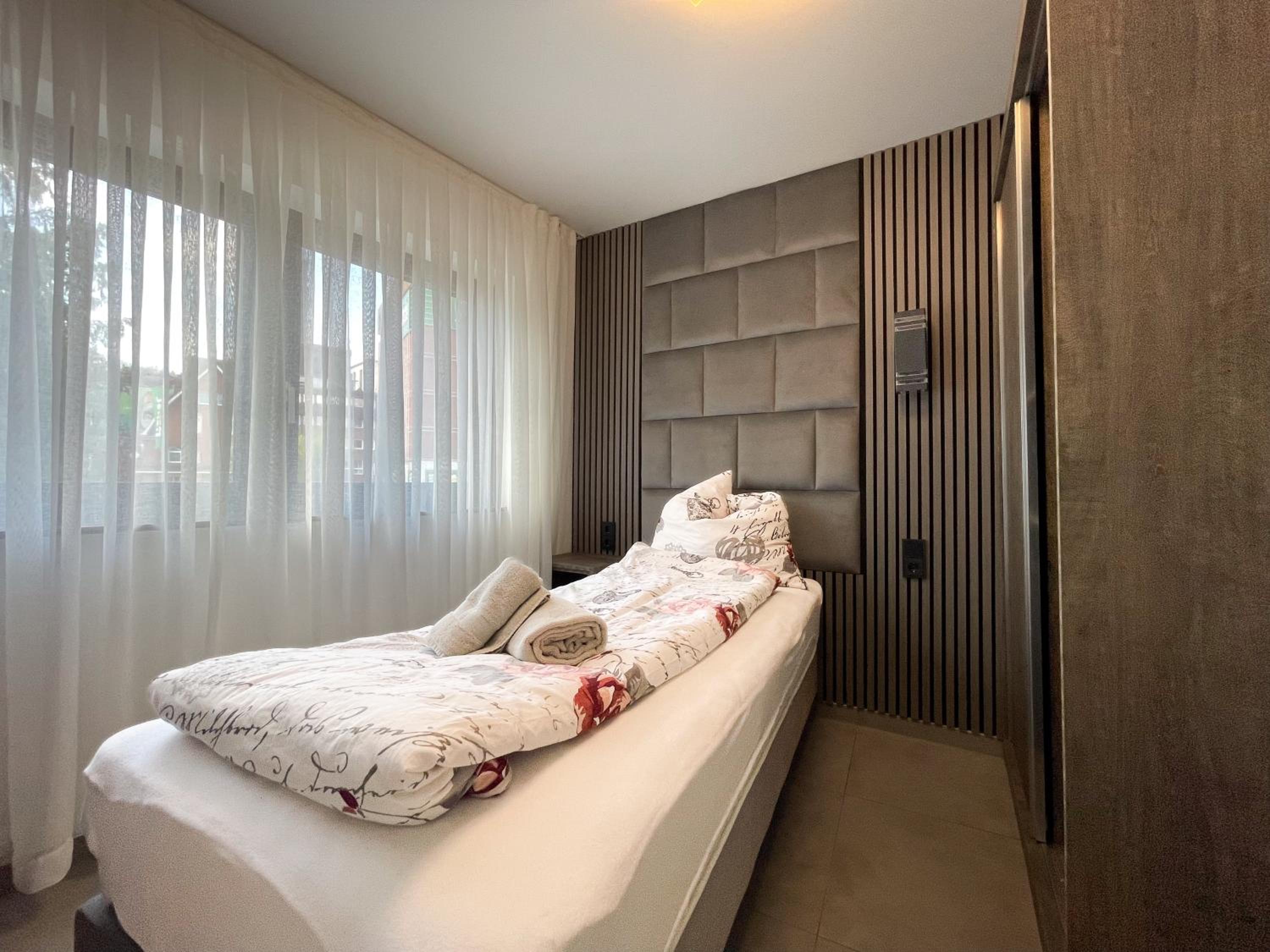 Single Room with Private Bathroom photo 1